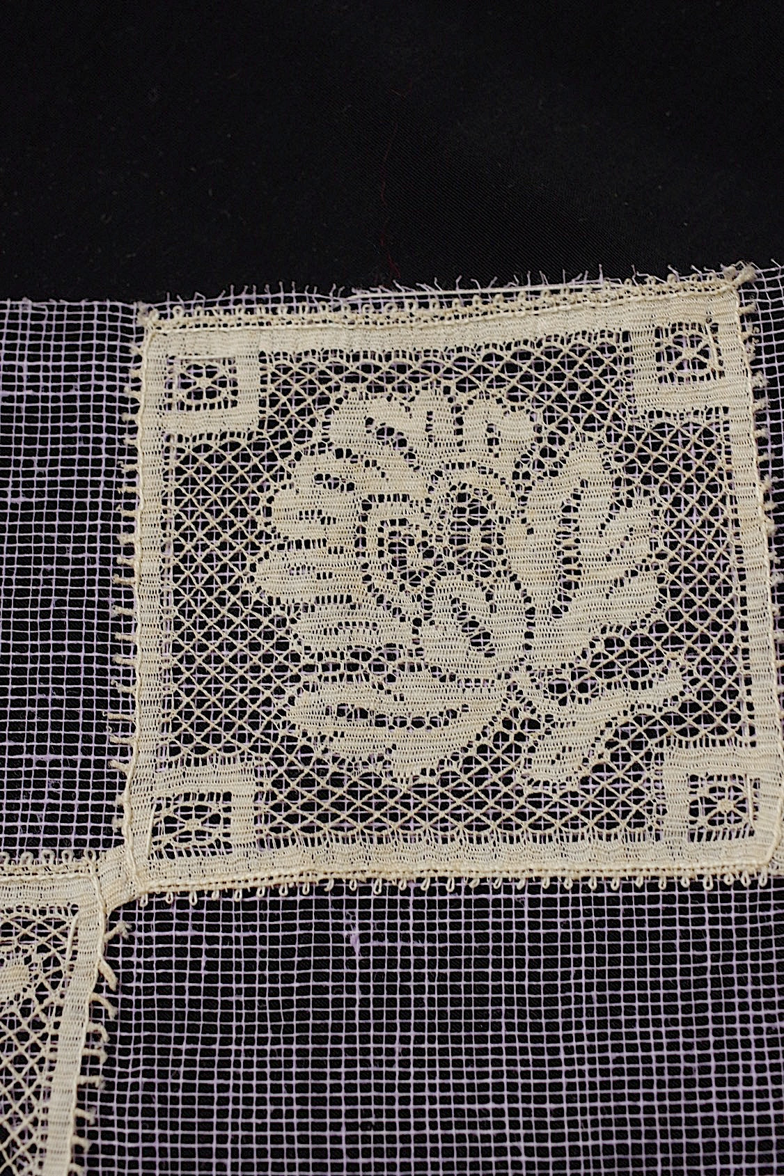 アンティークレース dentelle antique  2種 .FR a l'epoque