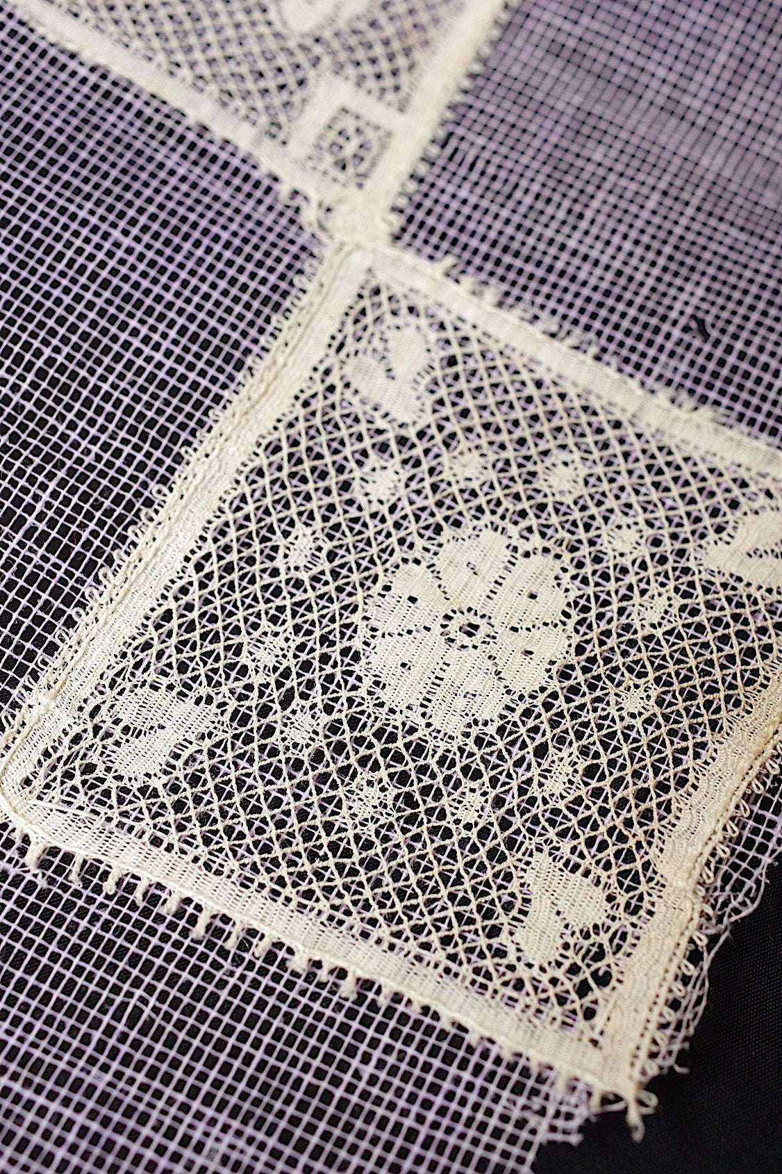 アンティークレース dentelle antique  2種 .FR a l'epoque