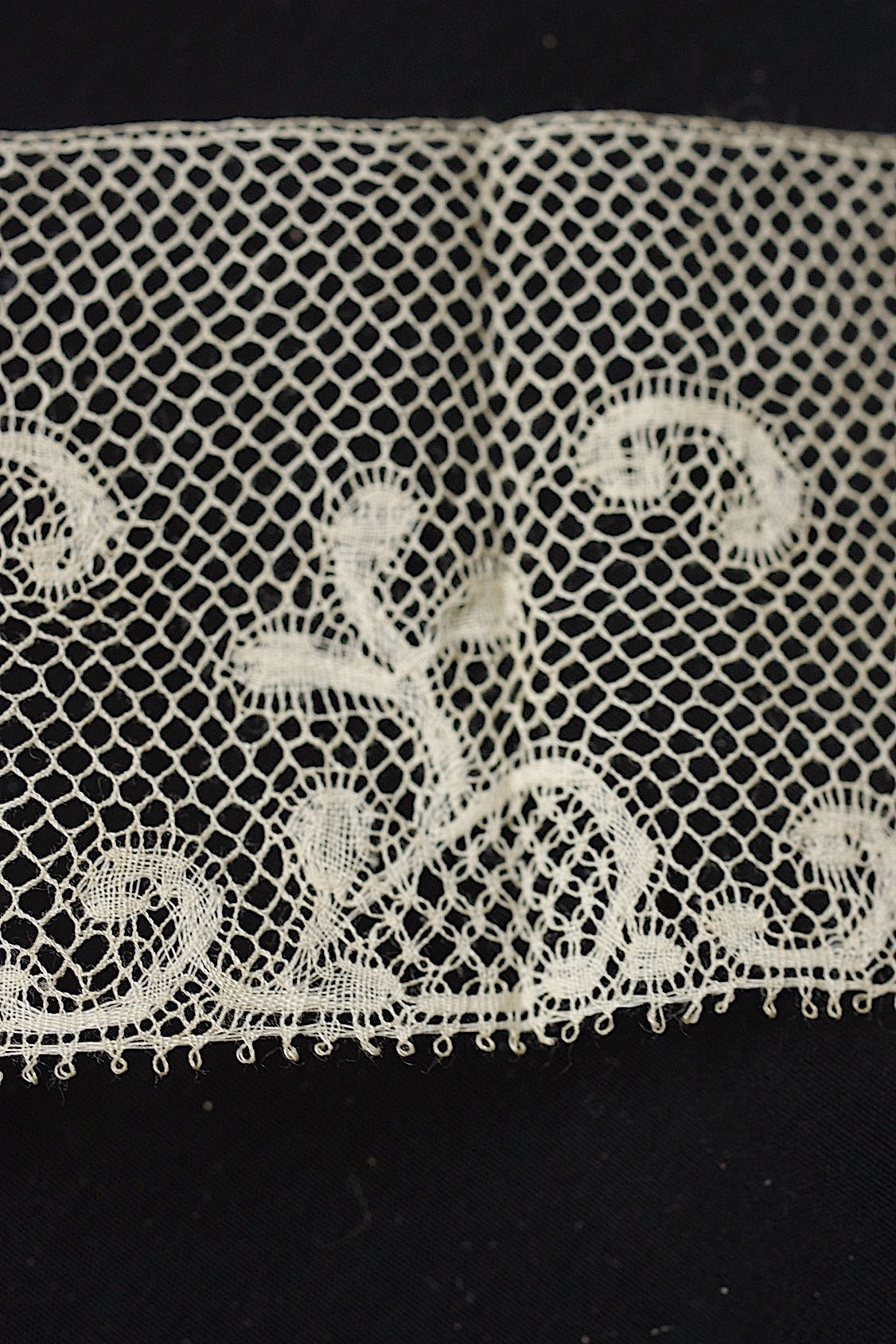 アンティークレース dentelle antique 2種 .FR a l'epoque