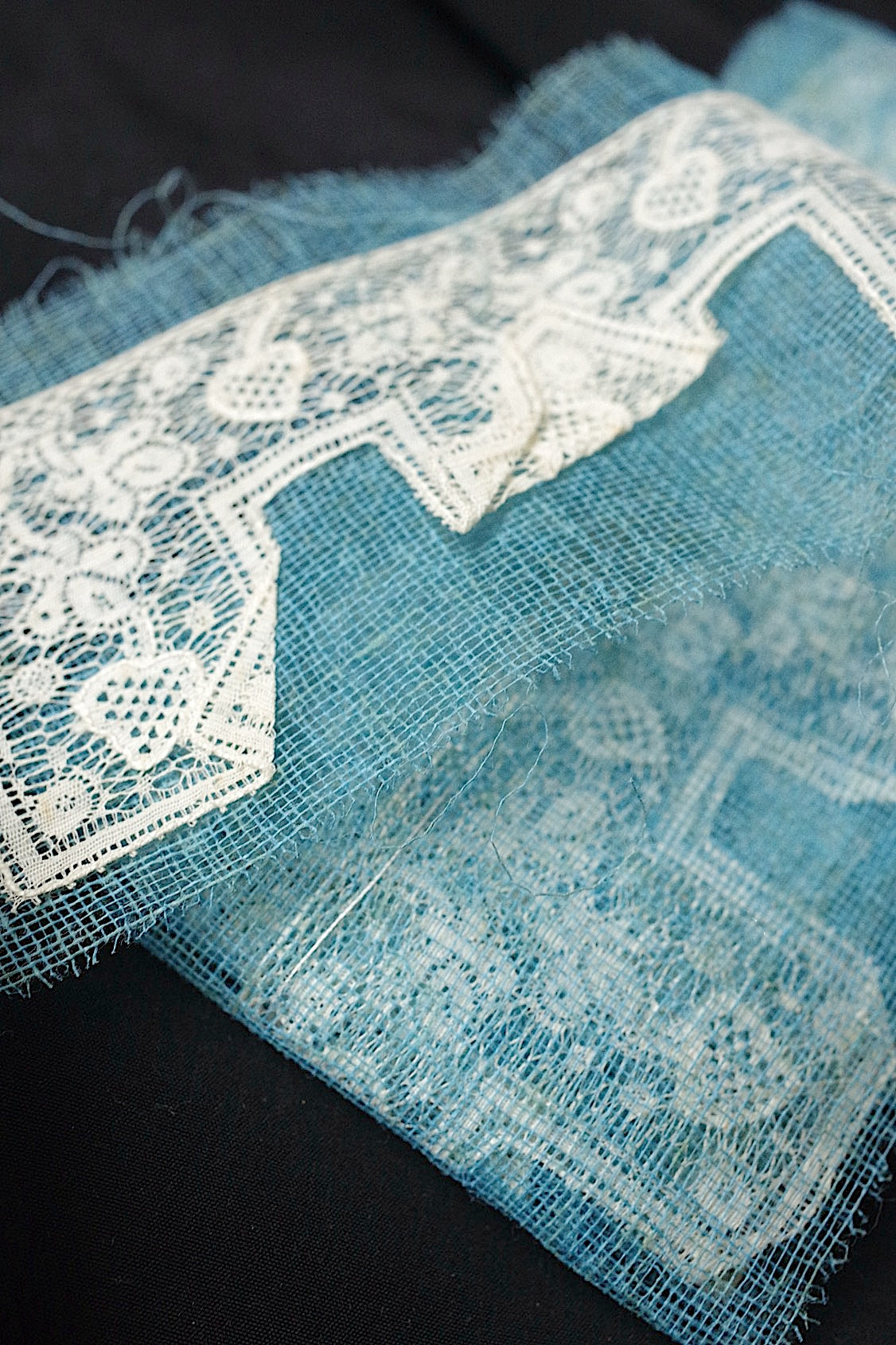 アンティークレース dentelle antique  243cm .FR a l'epoque