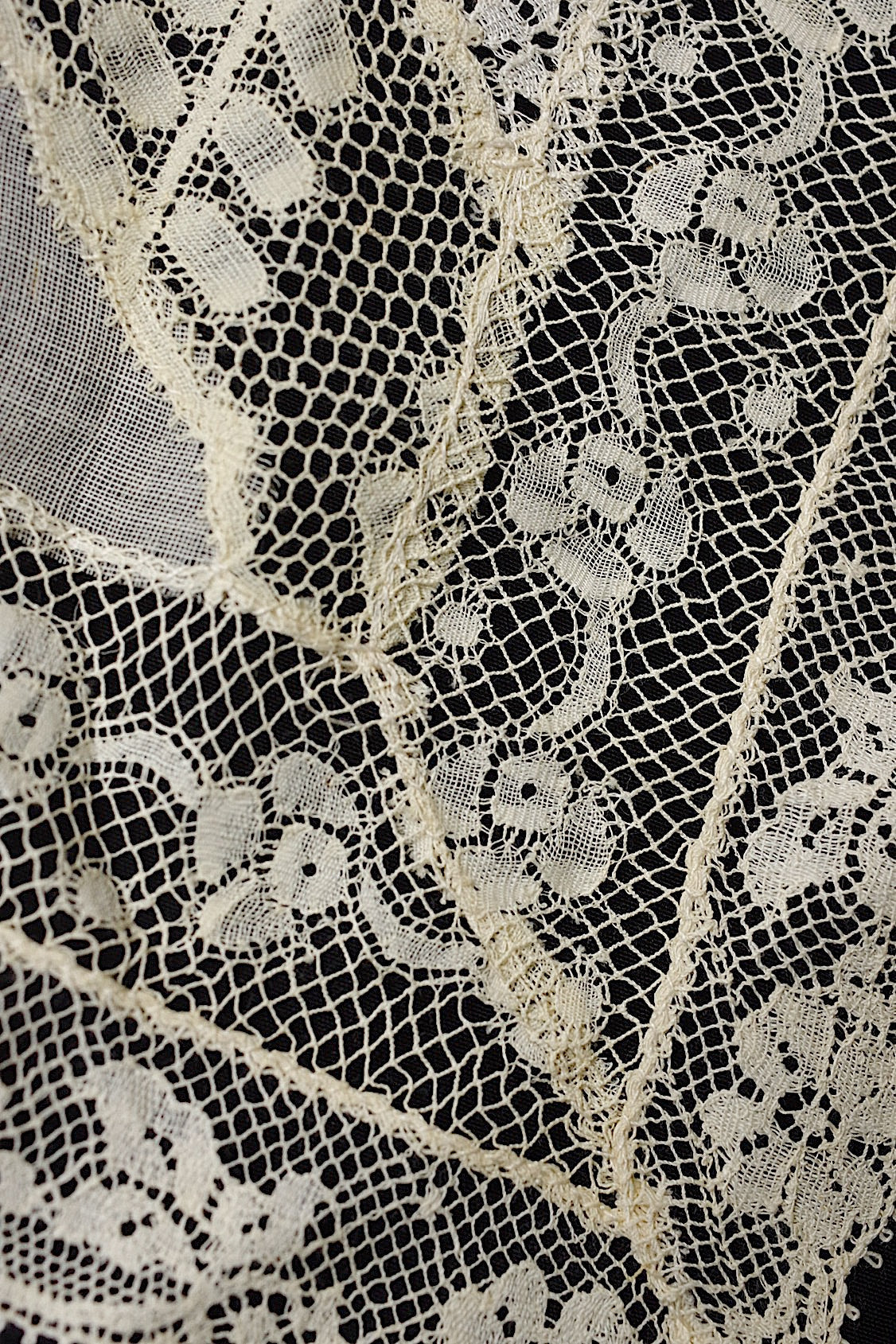 アンティークレース dentelle antique  nappron 2piece .FR a l'epoque