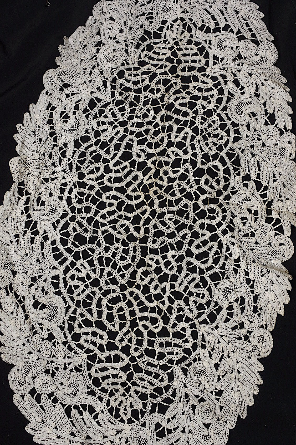 アンティークレース dentelle antique  nappron 2piece .FR a l'epoque