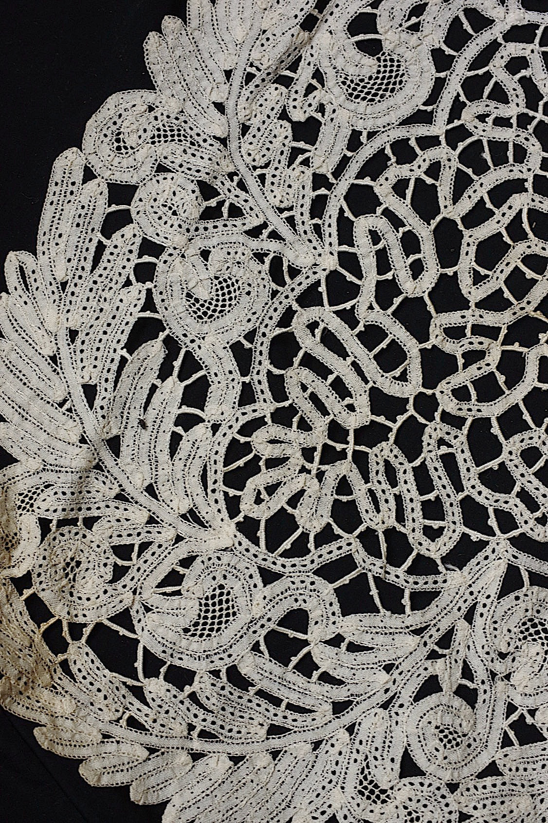 アンティークレース dentelle antique  nappron 2piece .FR a l'epoque