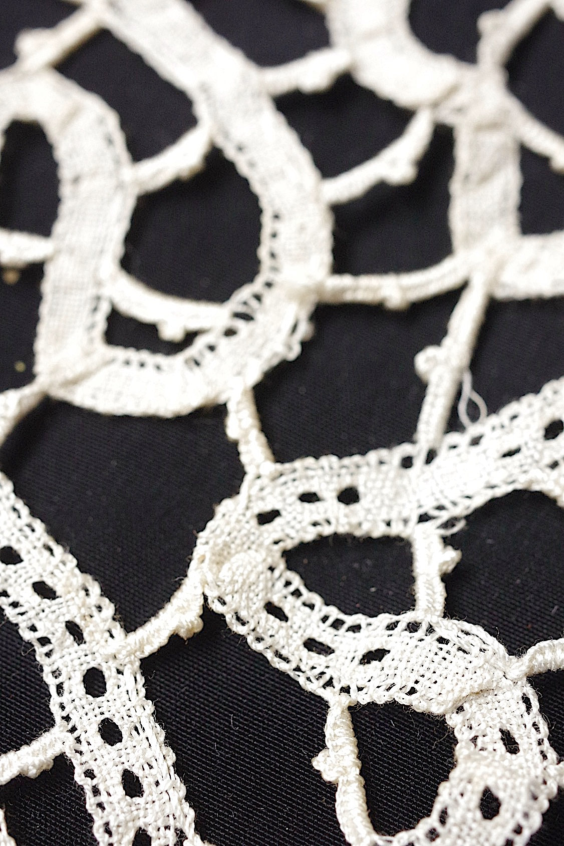 アンティークレース dentelle antique  nappron 2piece .FR a l'epoque