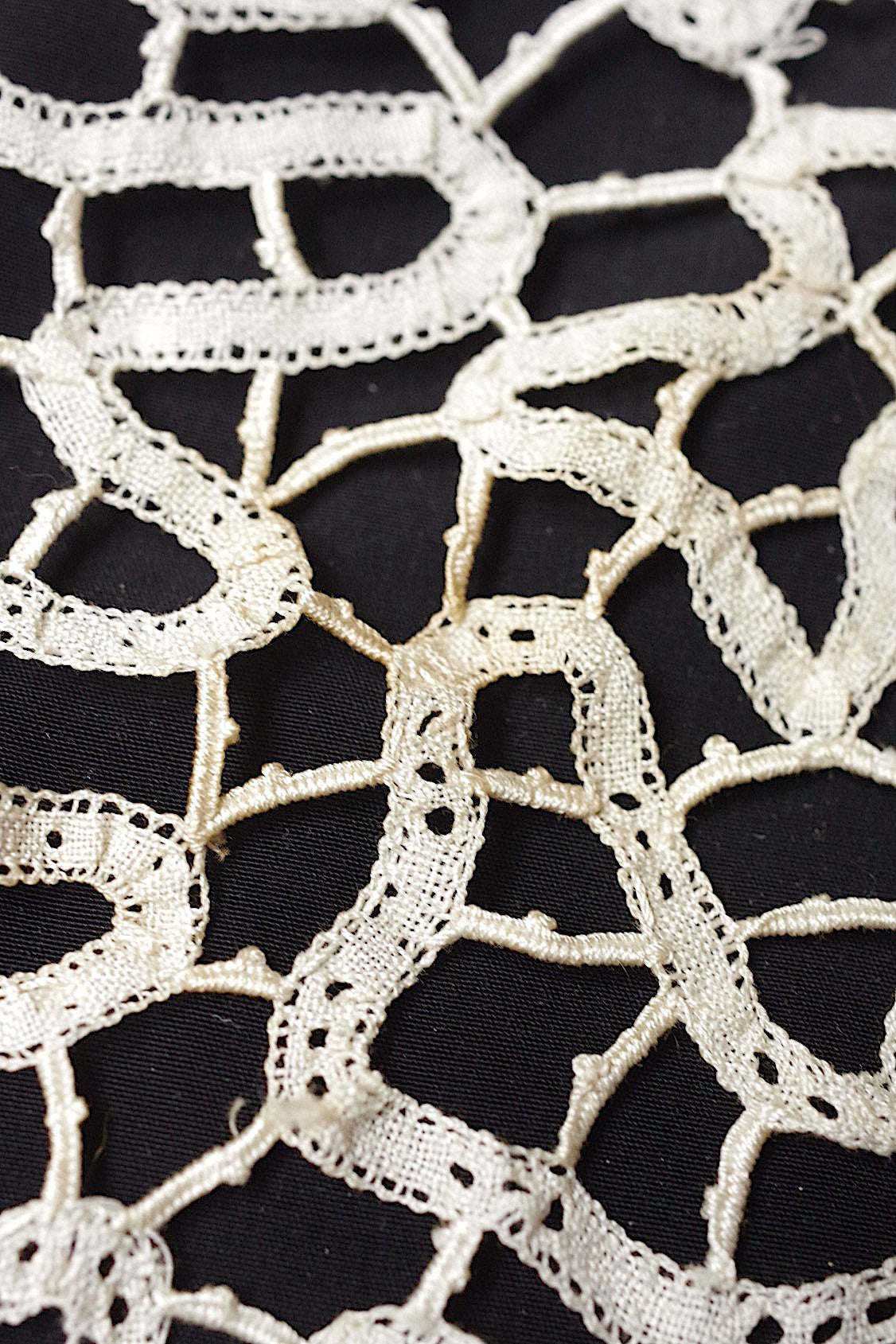 アンティークレース dentelle antique  nappron 2piece .FR a l'epoque