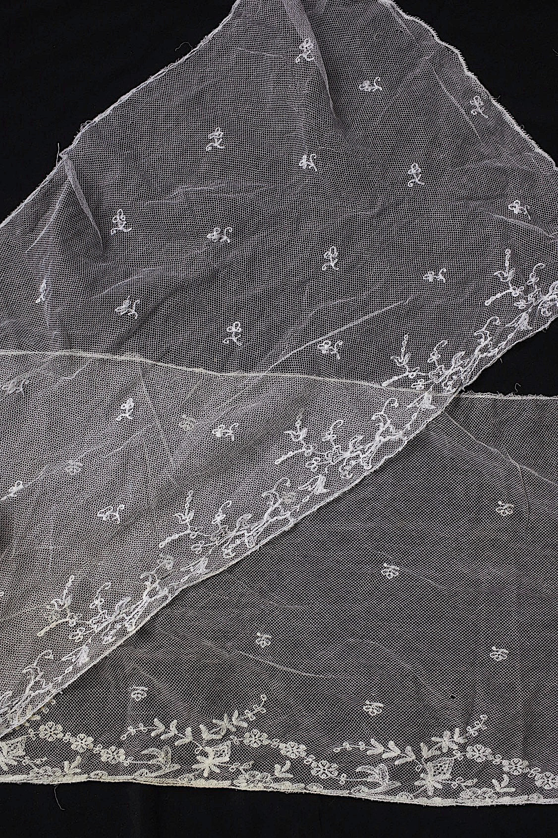 アンティークレース dentelle antique  2種 .FR a l'epoque