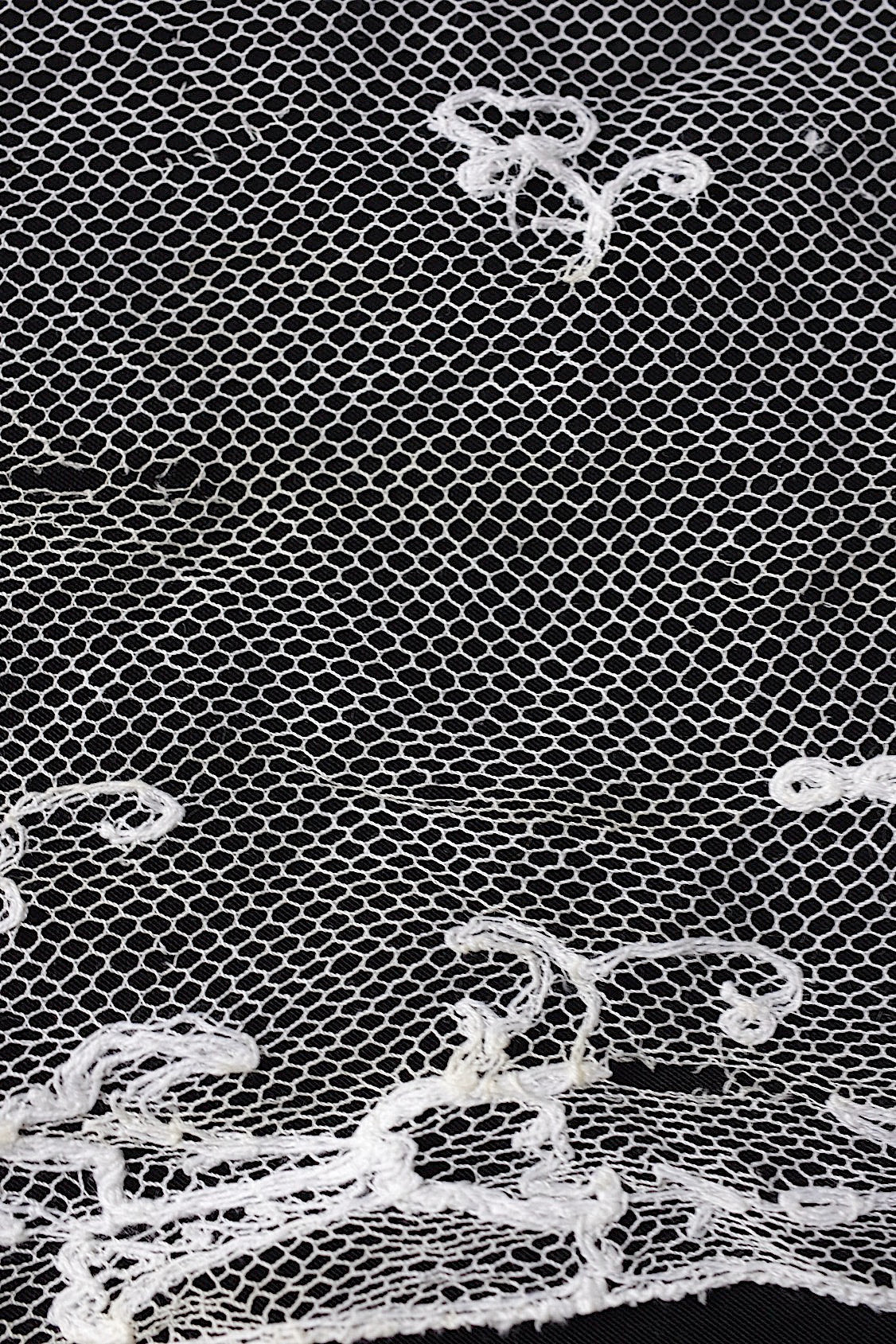 アンティークレース dentelle antique  2種 .FR a l'epoque