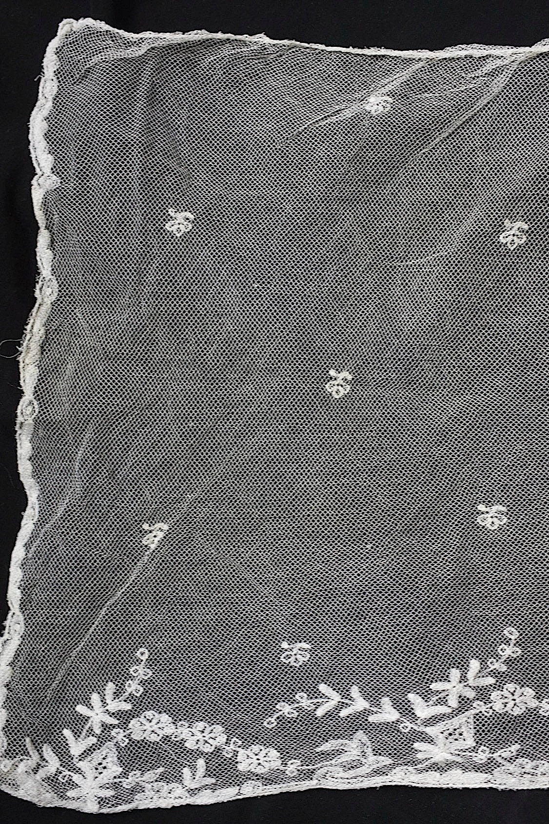 アンティークレース dentelle antique  2種 .FR a l'epoque