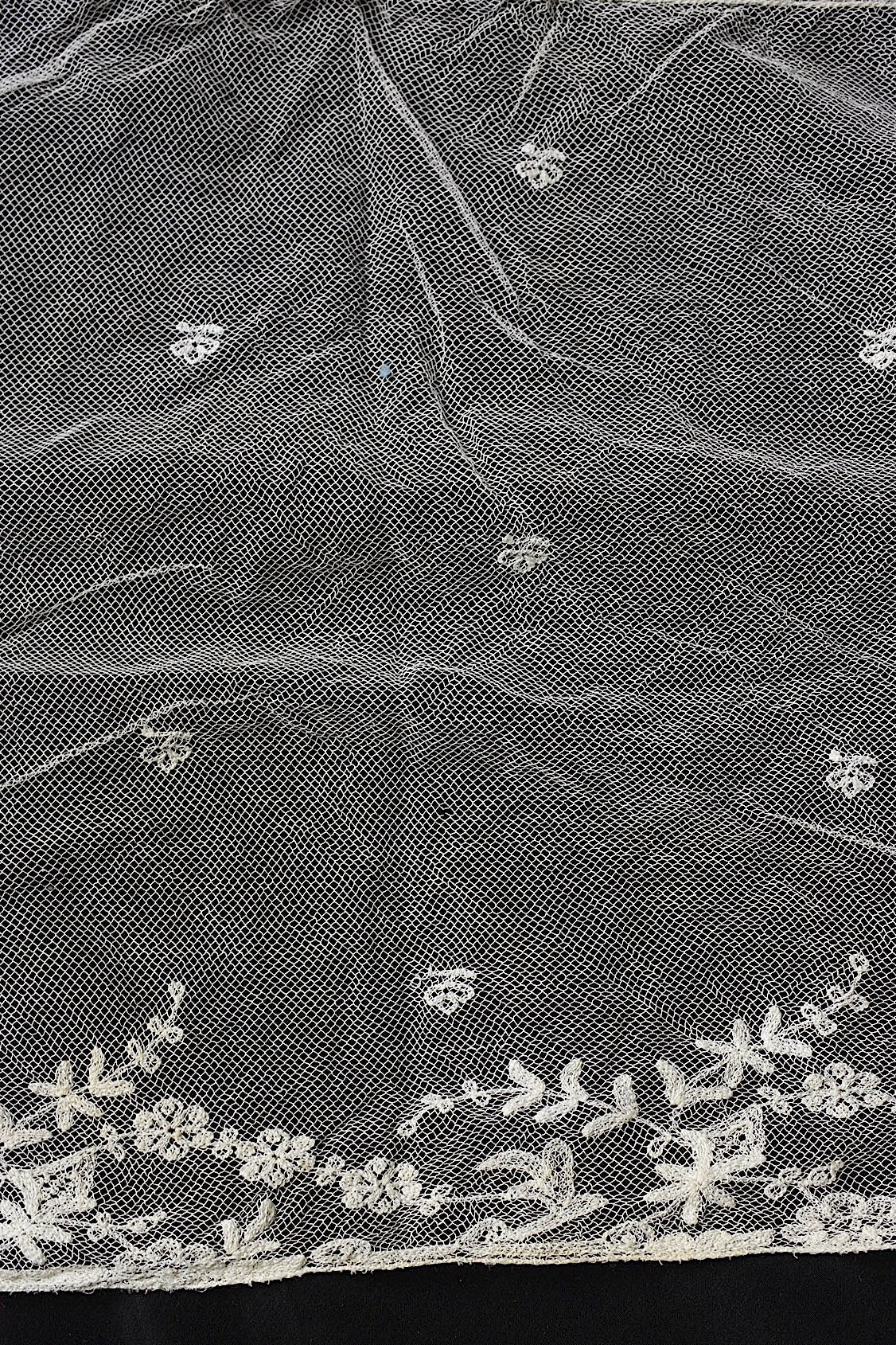 アンティークレース dentelle antique  2種 .FR a l'epoque