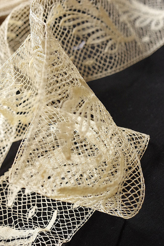 アンティークレース dentelle antique 558cm .FR a l'epoque