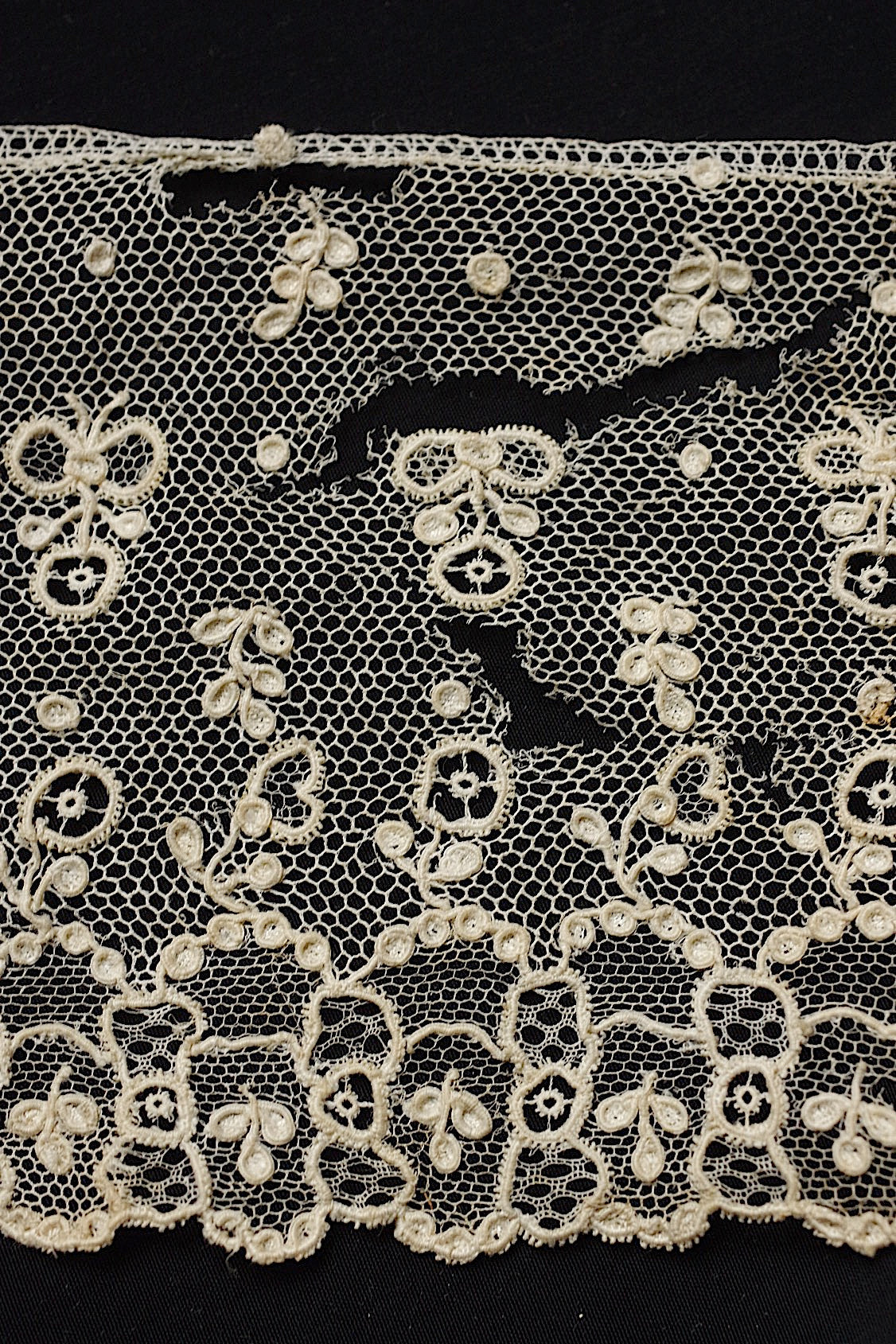 アンティークレース dentelle antique  280cm .FR a l'epoque