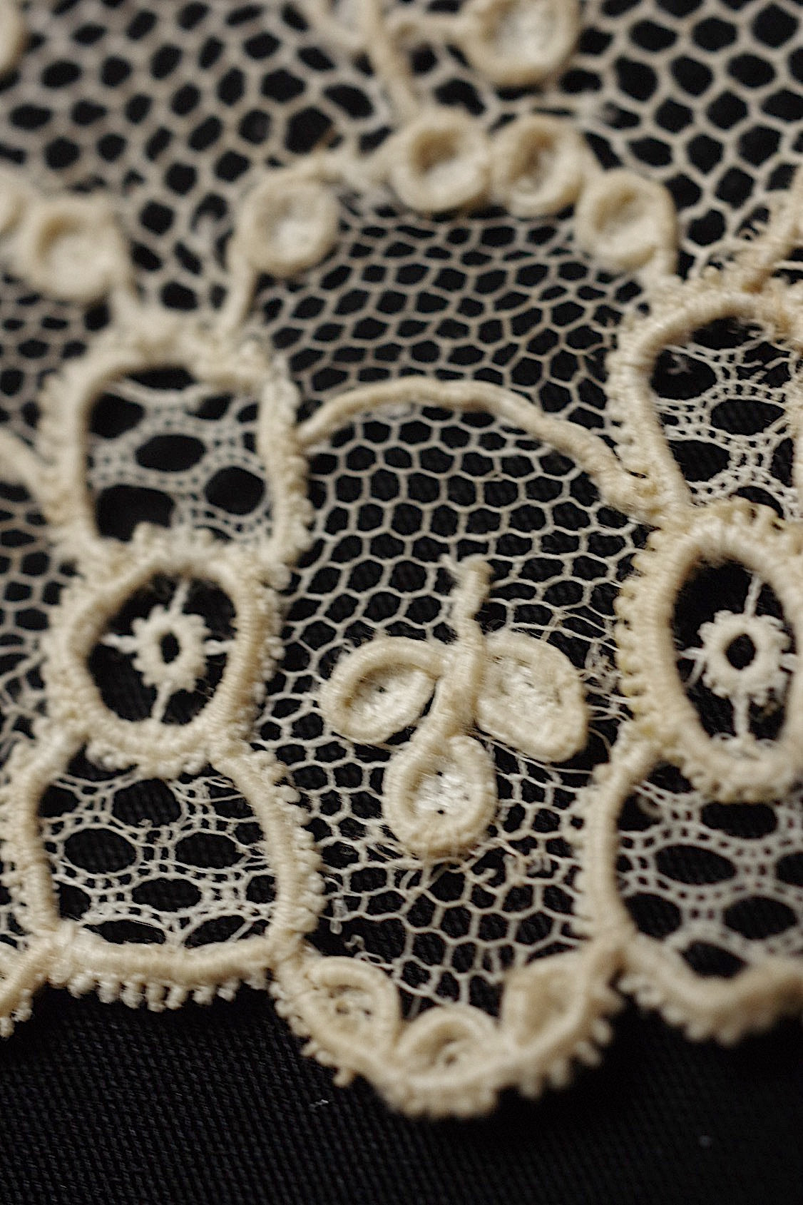 アンティークレース dentelle antique  280cm .FR a l'epoque