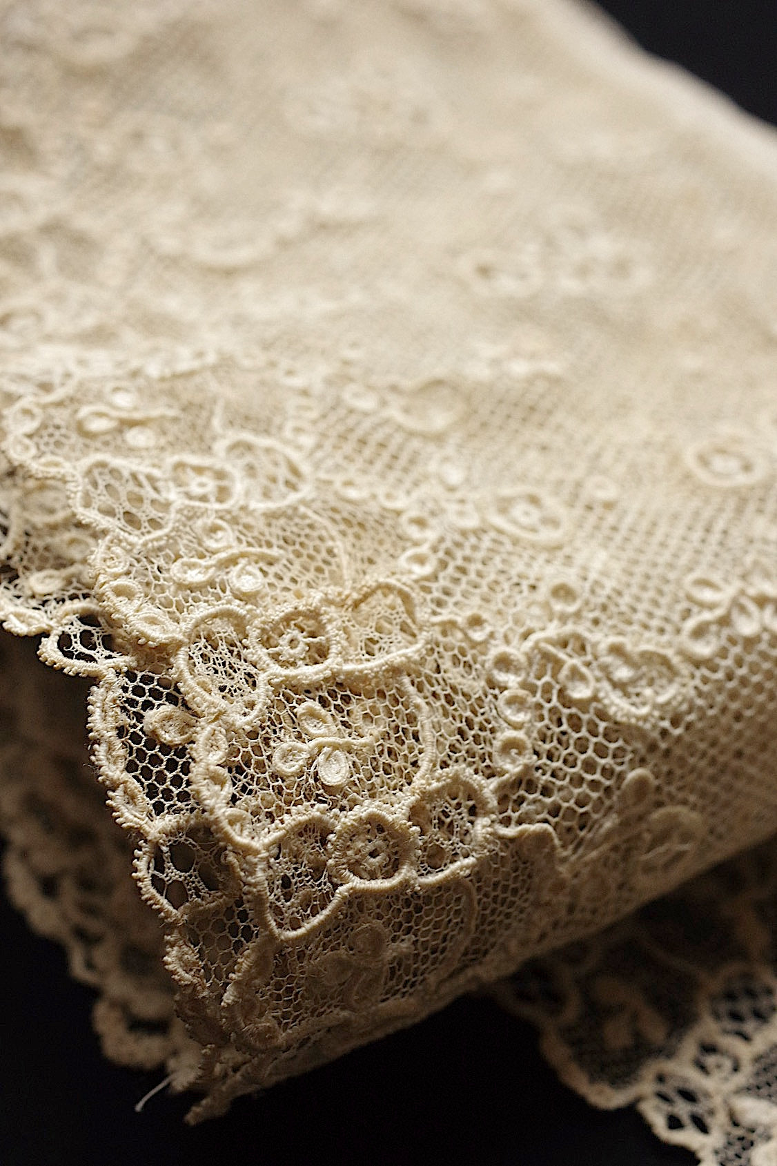 アンティークレース dentelle antique 280cm .FR a l'epoque