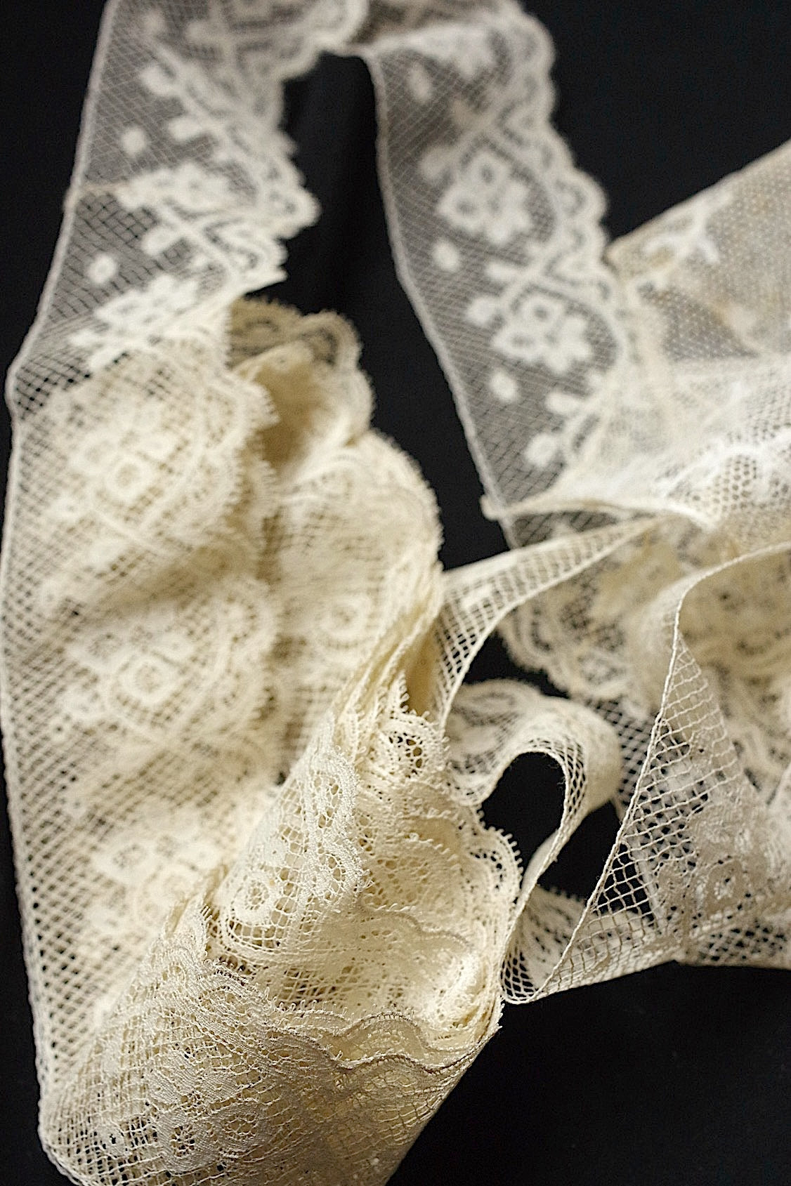 アンティークレース dentelle antique  47cm 100cm 314cm .FR a l'epoque