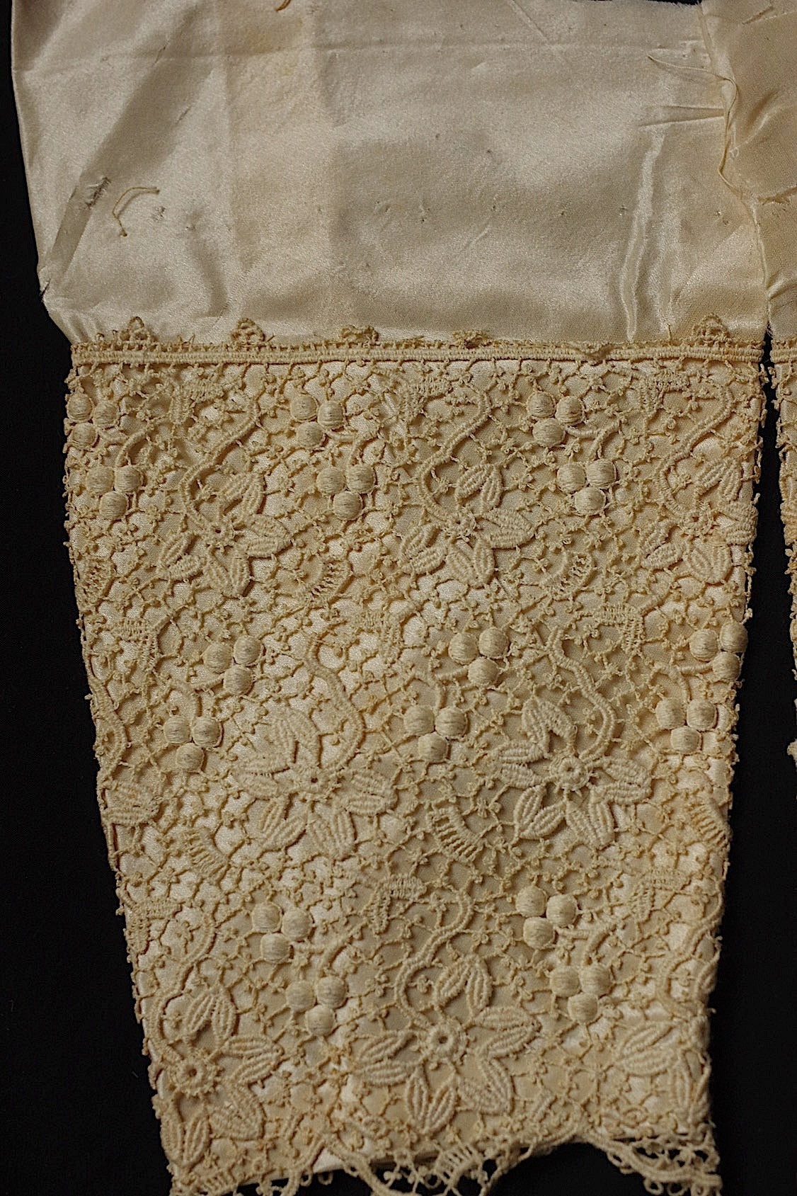 アンティークレース dentelle antique  袖ペア +片腕 .FR a l'epoque