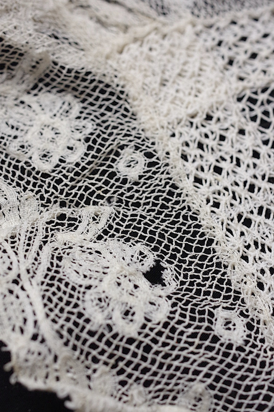 アンティークレース dentelle antique クロス .FR a l'epoque