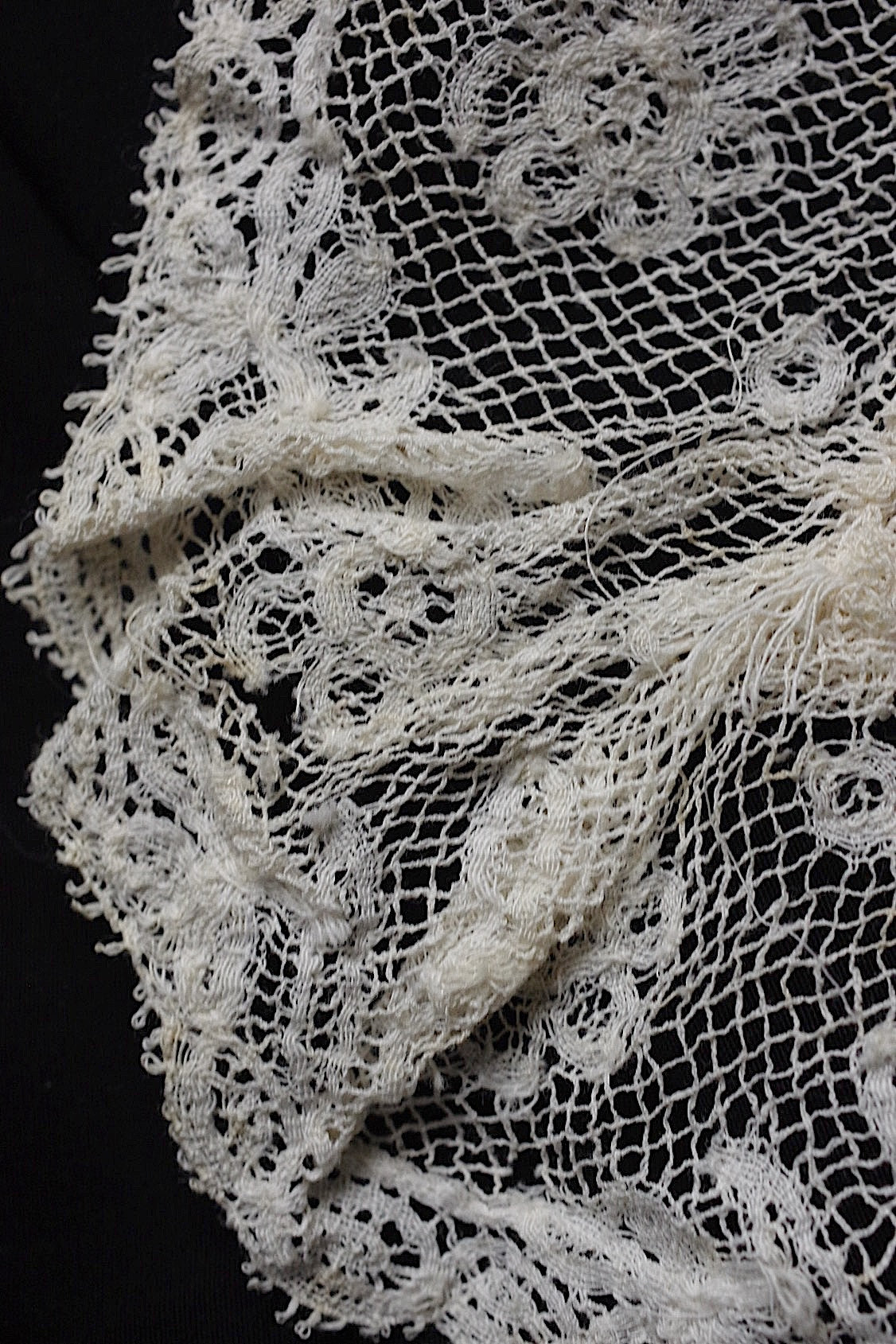 アンティークレース dentelle antique  クロス .FR a l'epoque