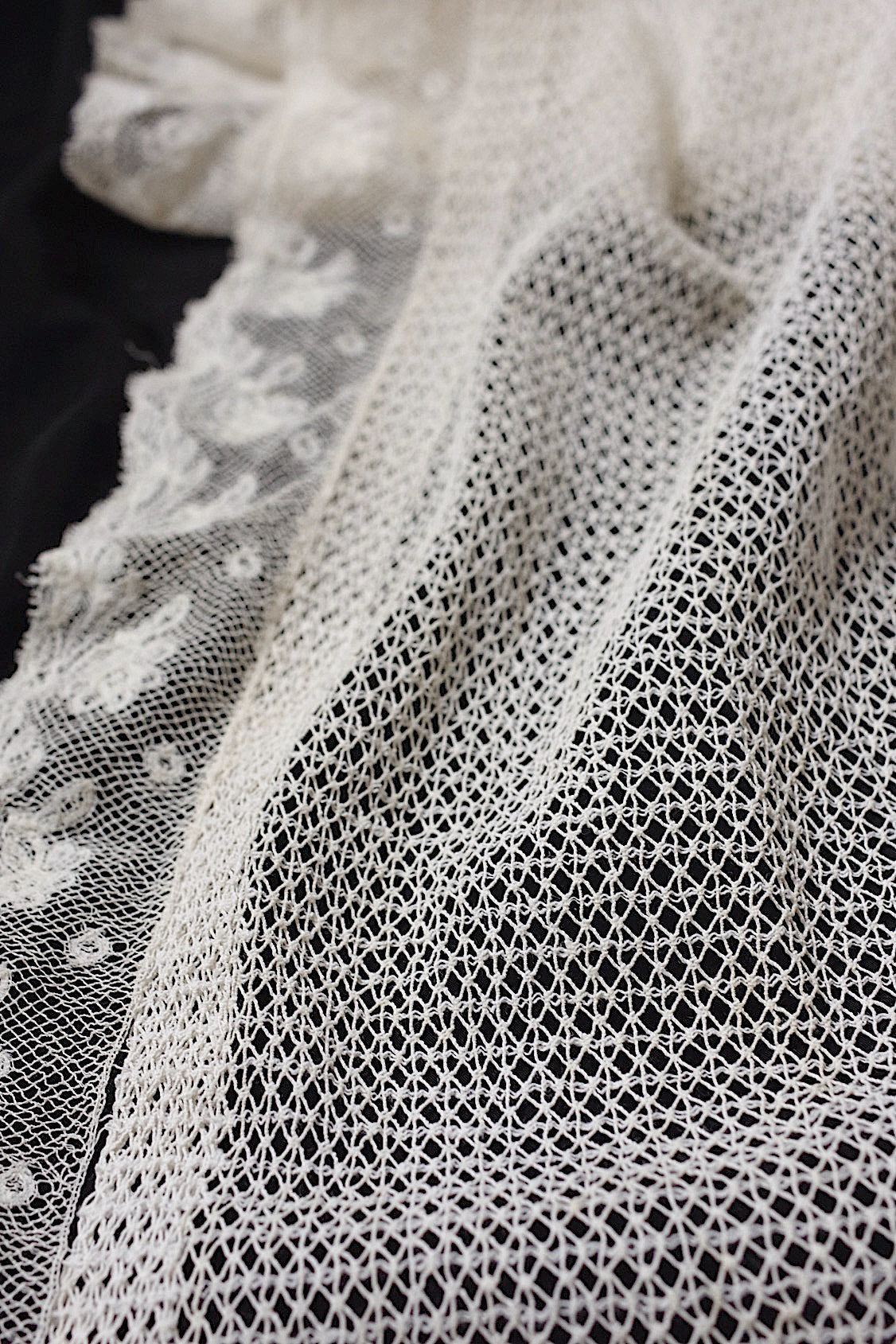 アンティークレース dentelle antique  クロス .FR a l'epoque