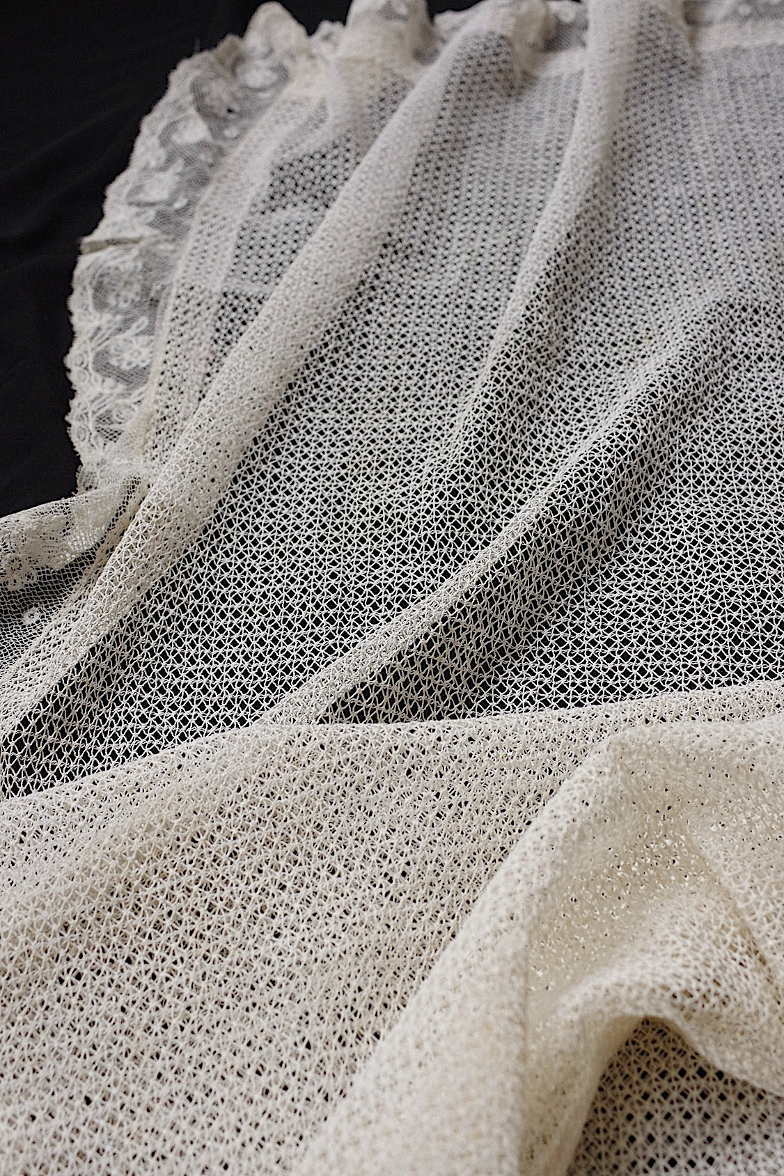 アンティークレース dentelle antique  クロス .FR a l'epoque