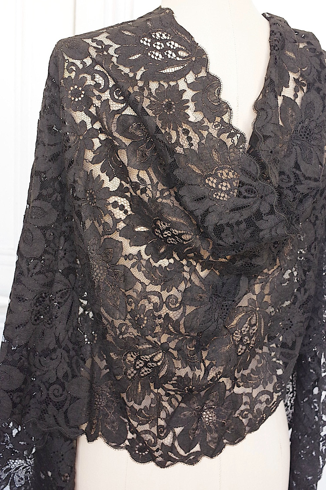 アンティークレース dentelle antique アンティークレース blonde 1 .FR a l'epoque