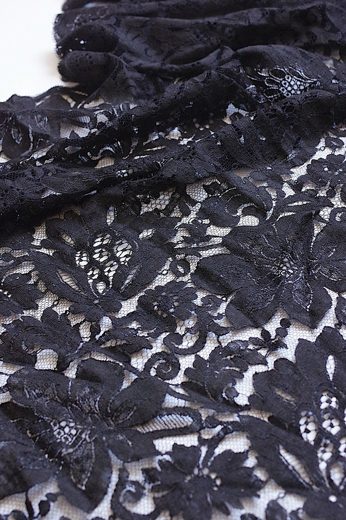 アンティークレース dentelle antique アンティークレース blonde 1 .FR a l'epoque