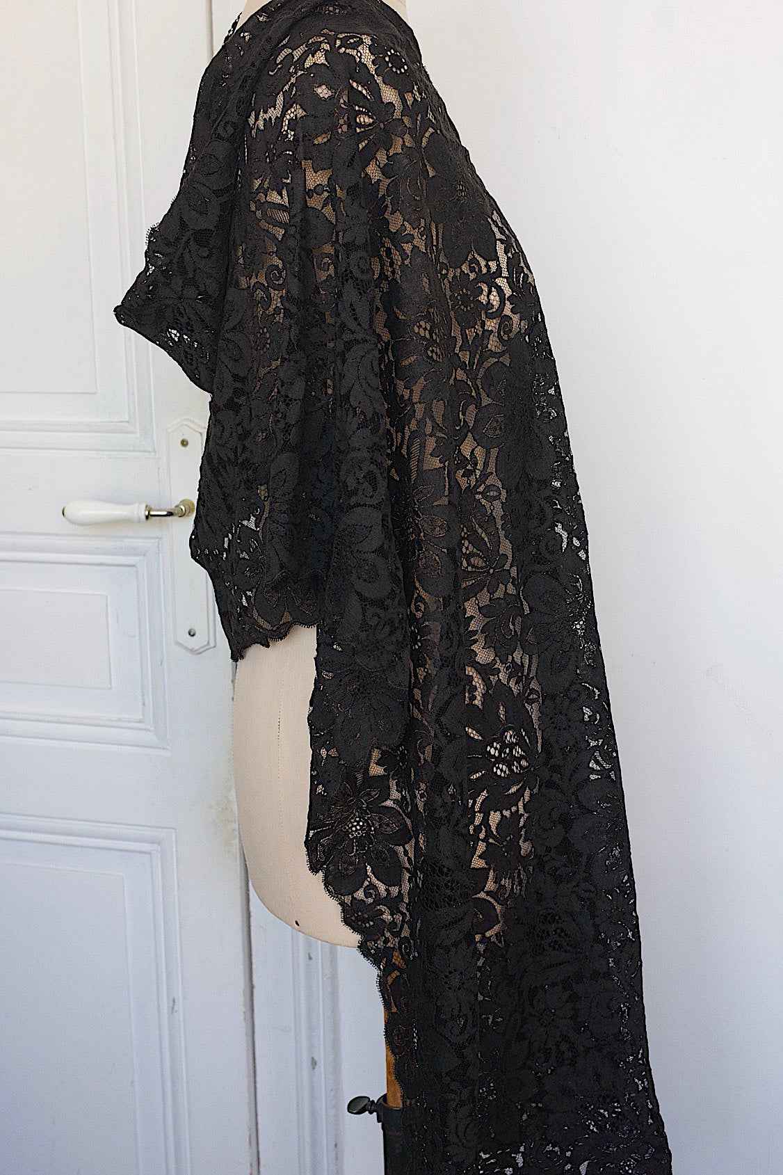 アンティークレース dentelle antique アンティークレース blonde 1 .FR a l'epoque