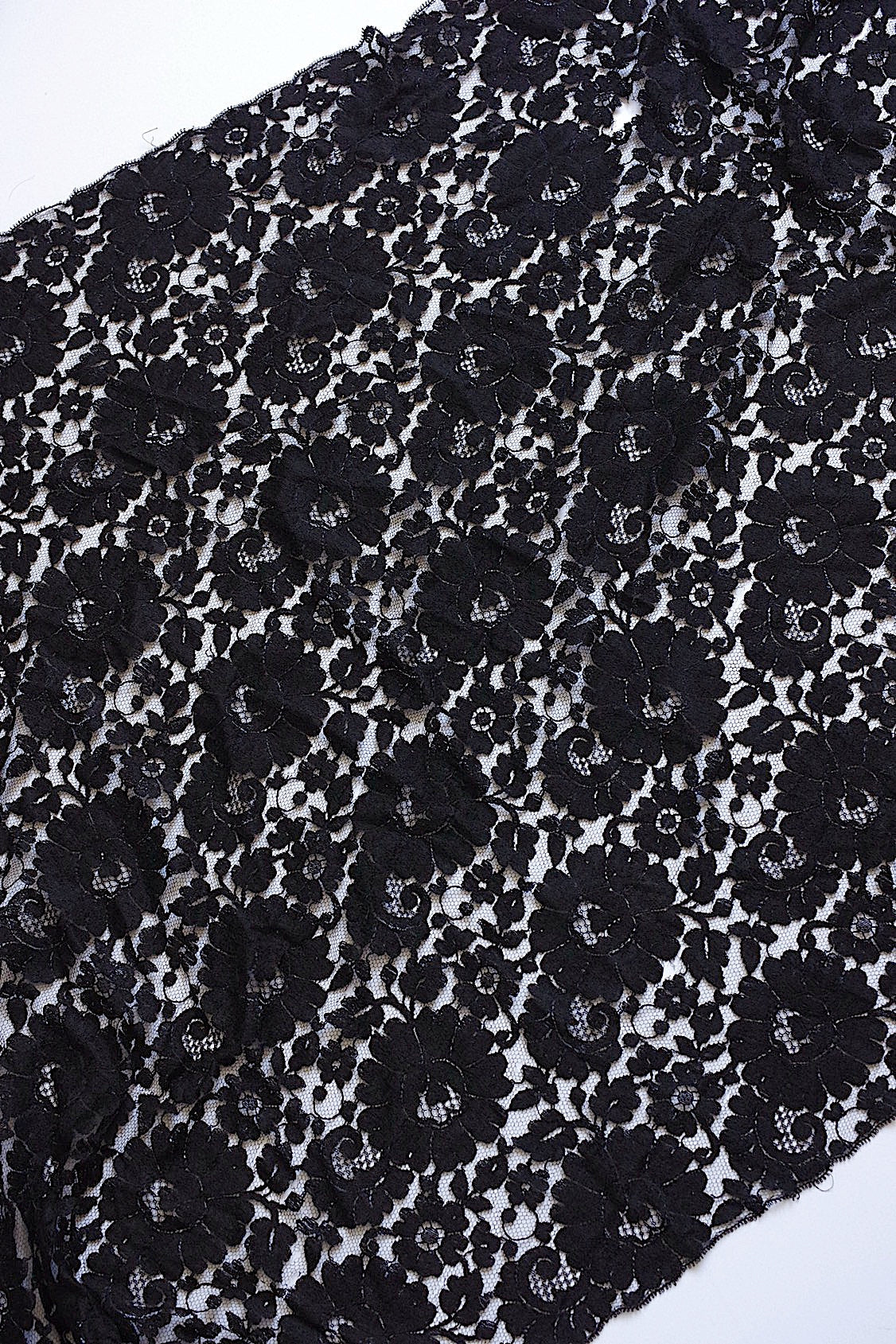 アンティークレース dentelle antique アンティークレース blonde 2 .FR a l'epoque