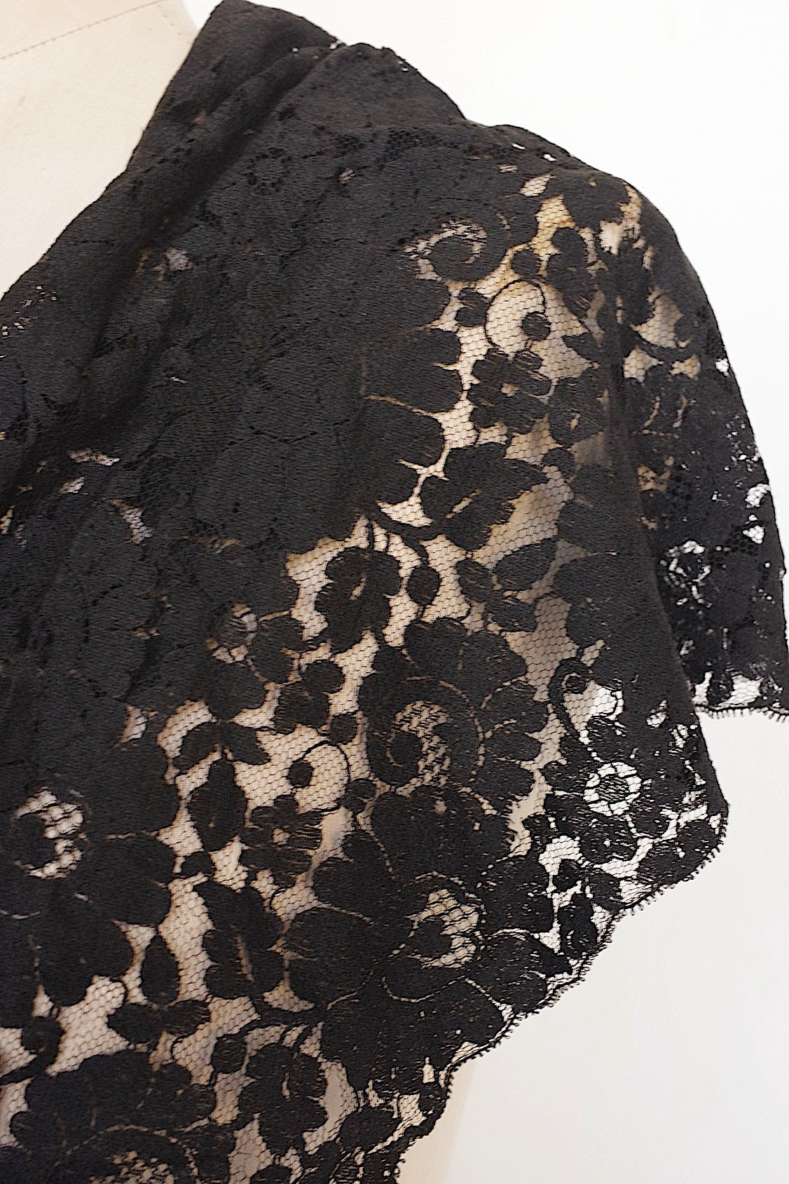 アンティークレース dentelle antique アンティークレース blonde 2 .FR a l'epoque