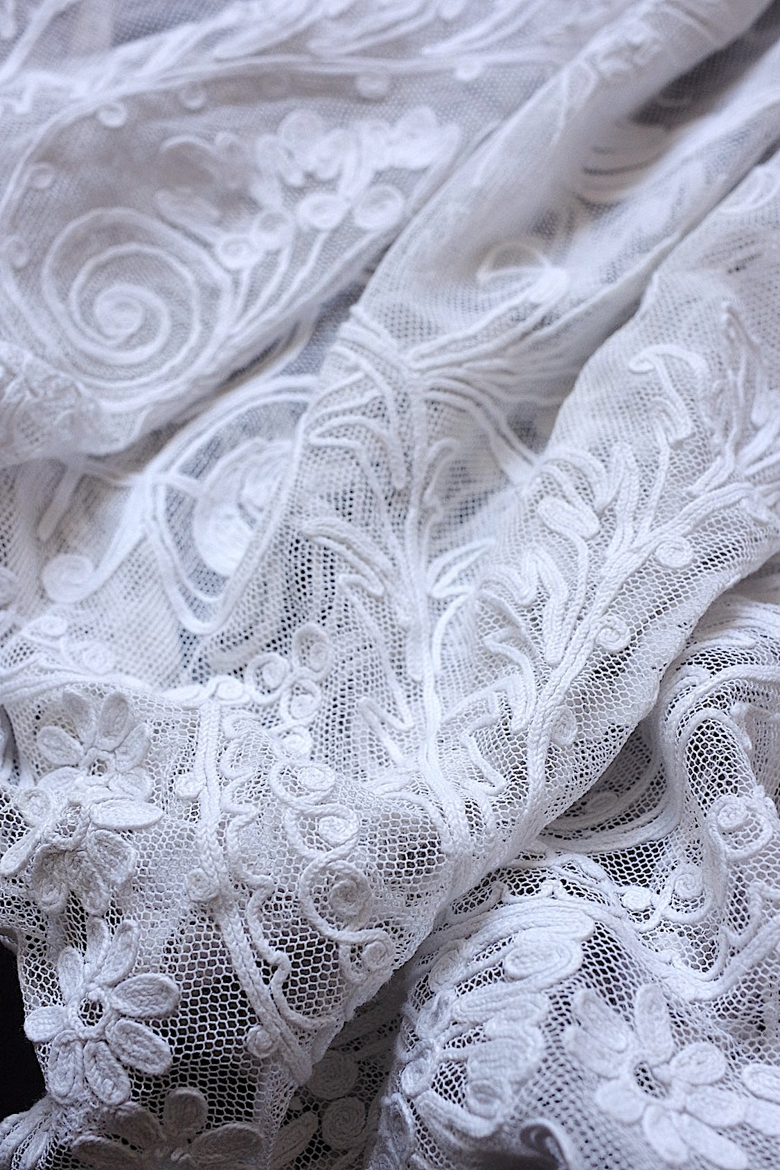 アンティークレース dentelle antique  bas d'aube .FR a l'epoque