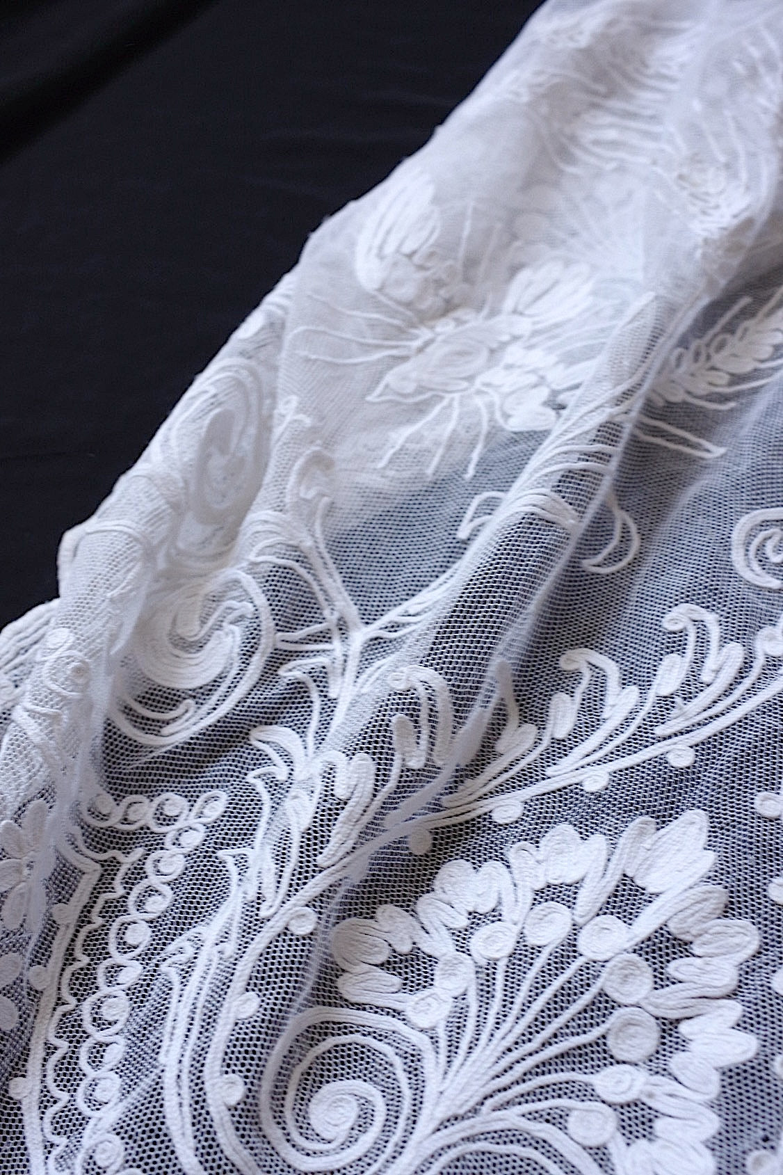 アンティークレース dentelle antique  bas d'aube .FR a l'epoque