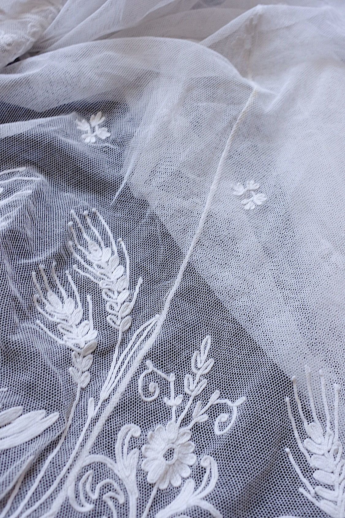 アンティークレース dentelle antique  bas d'aube .FR a l'epoque