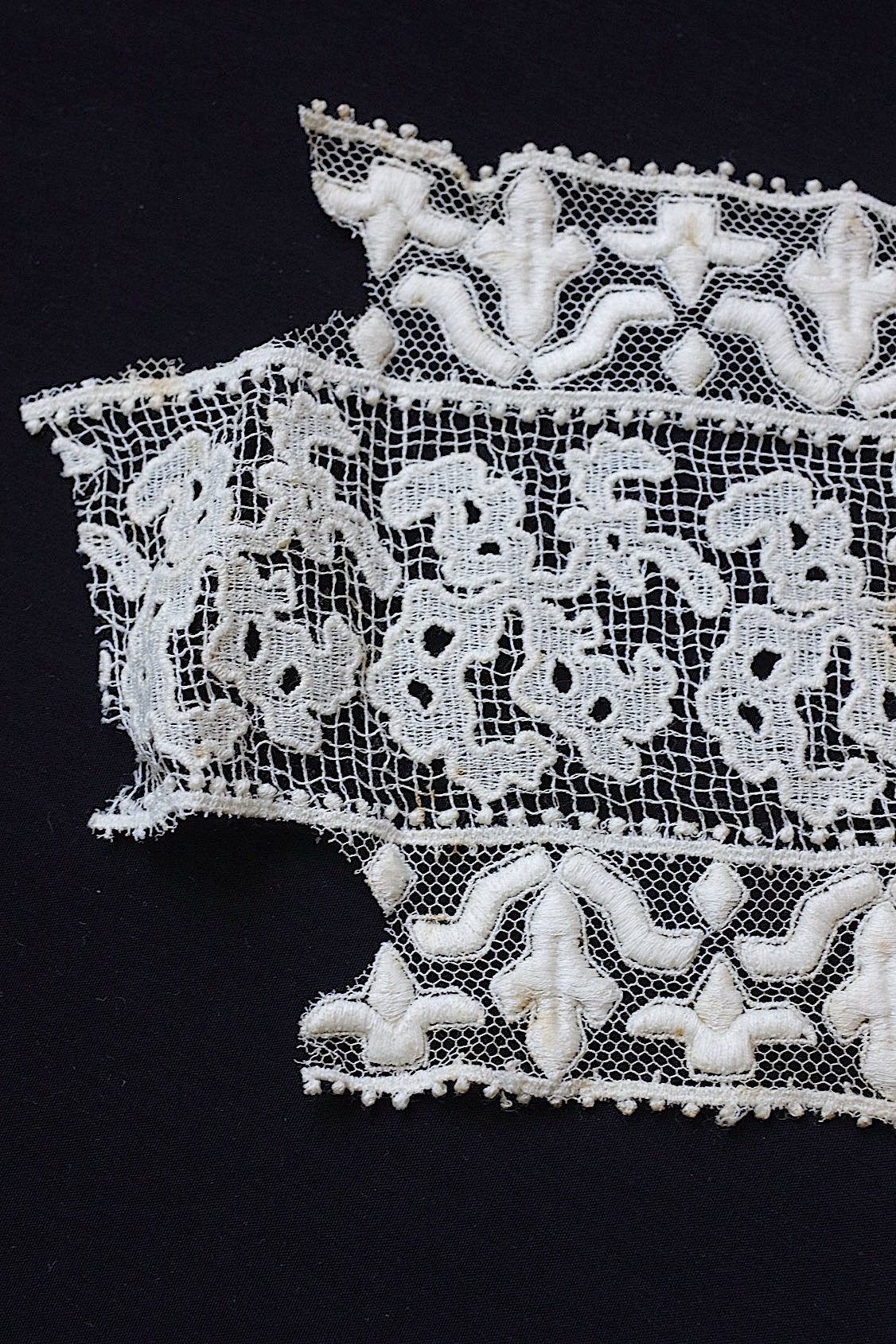 アンティークレース dentelle antique  297cm .FR a l'epoque