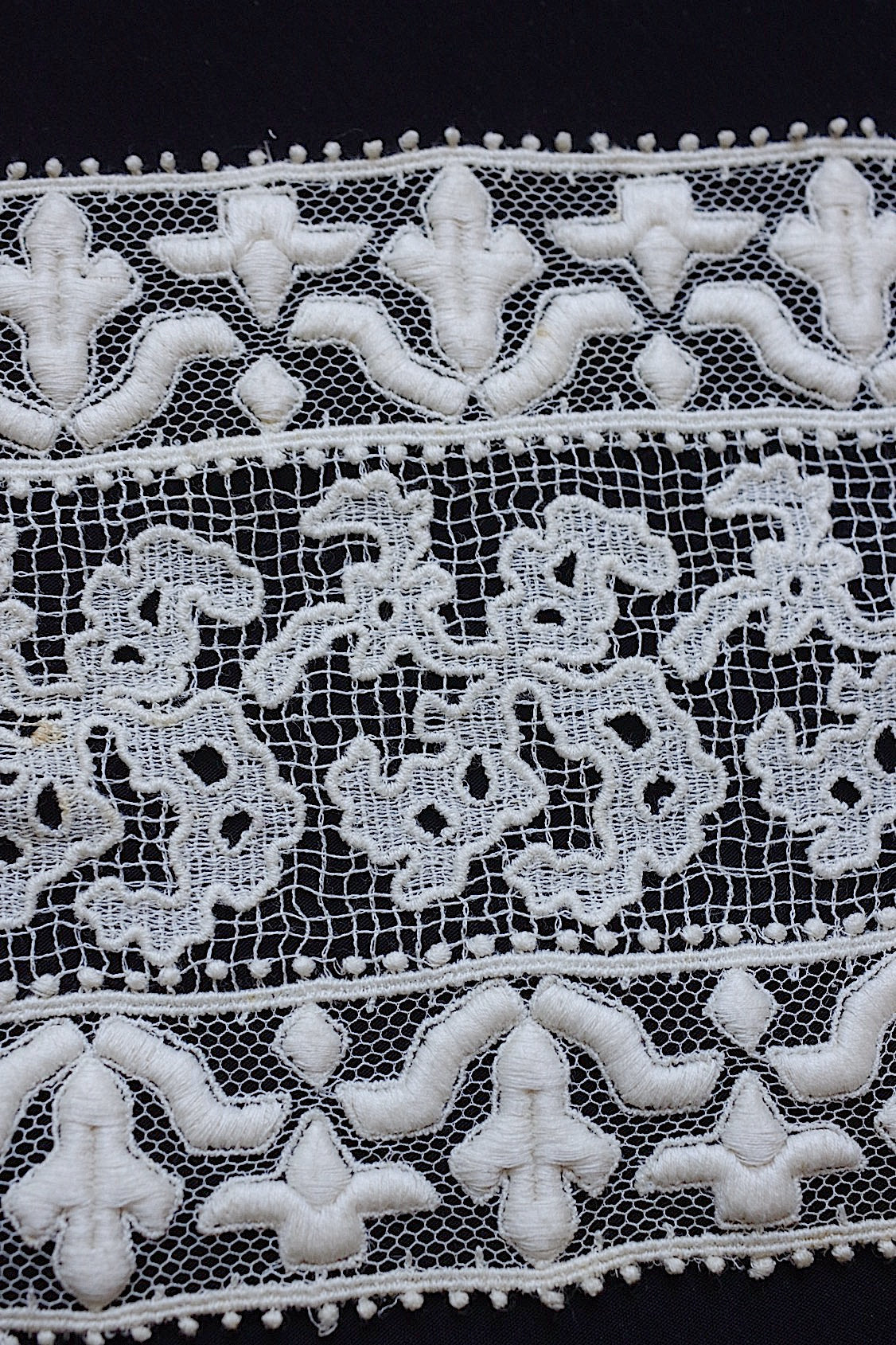 アンティークレース dentelle antique  297cm .FR a l'epoque