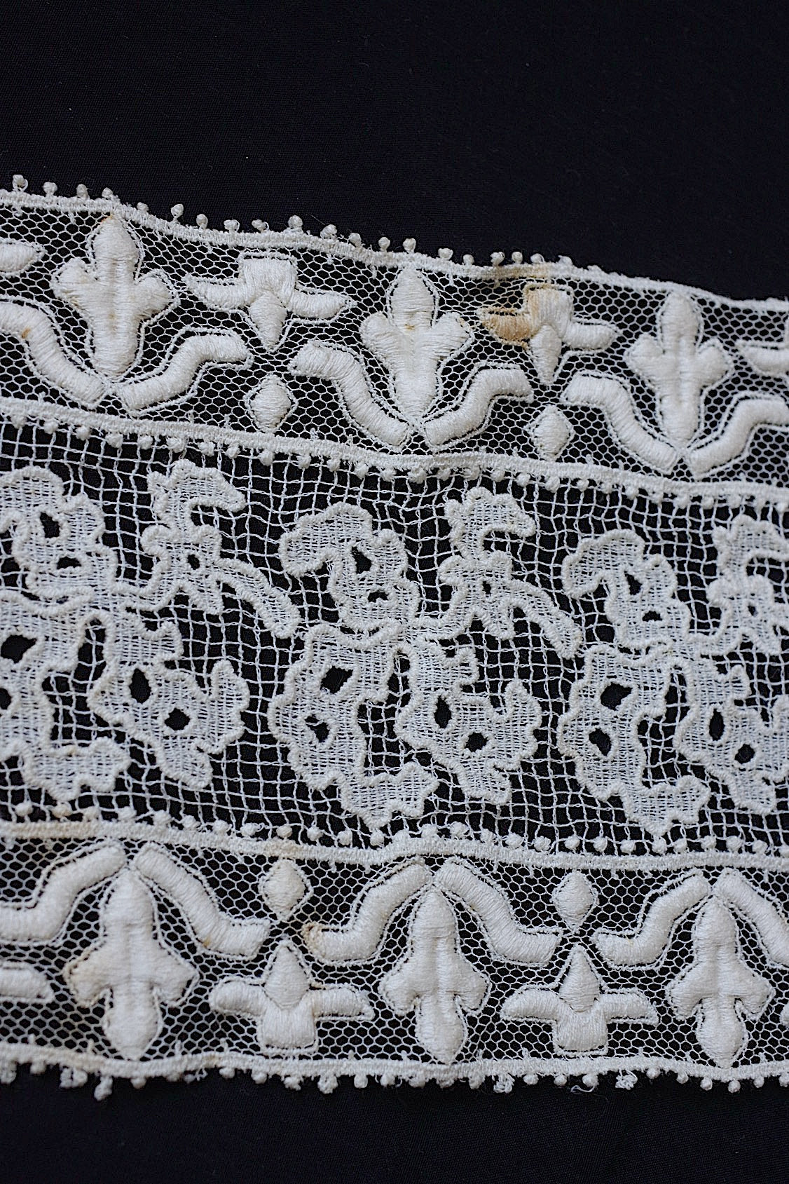 アンティークレース dentelle antique  297cm .FR a l'epoque