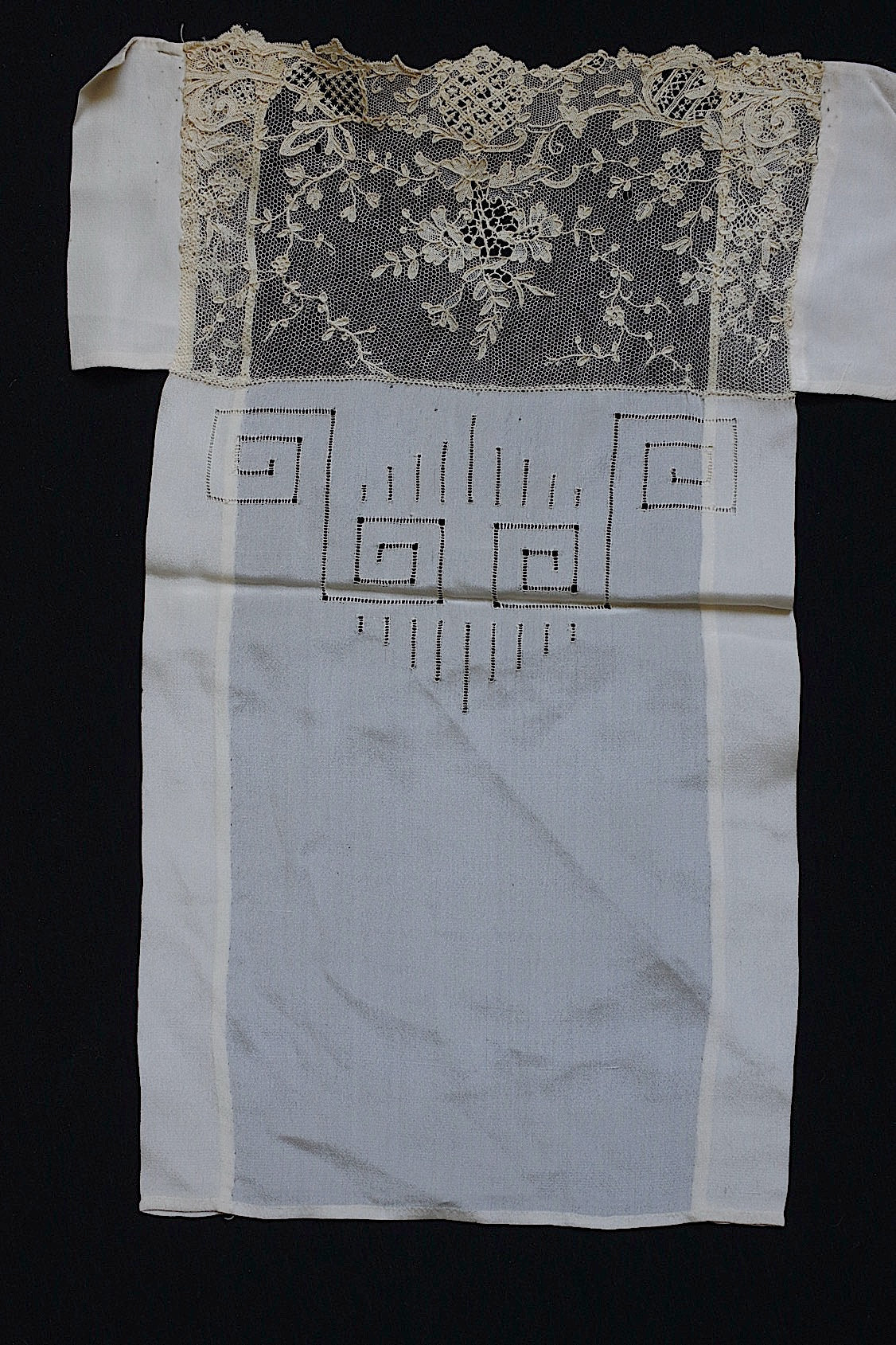 アンティークレース dentelle antique ホニトン ブリュクセルモチーフ .FR a l'epoque