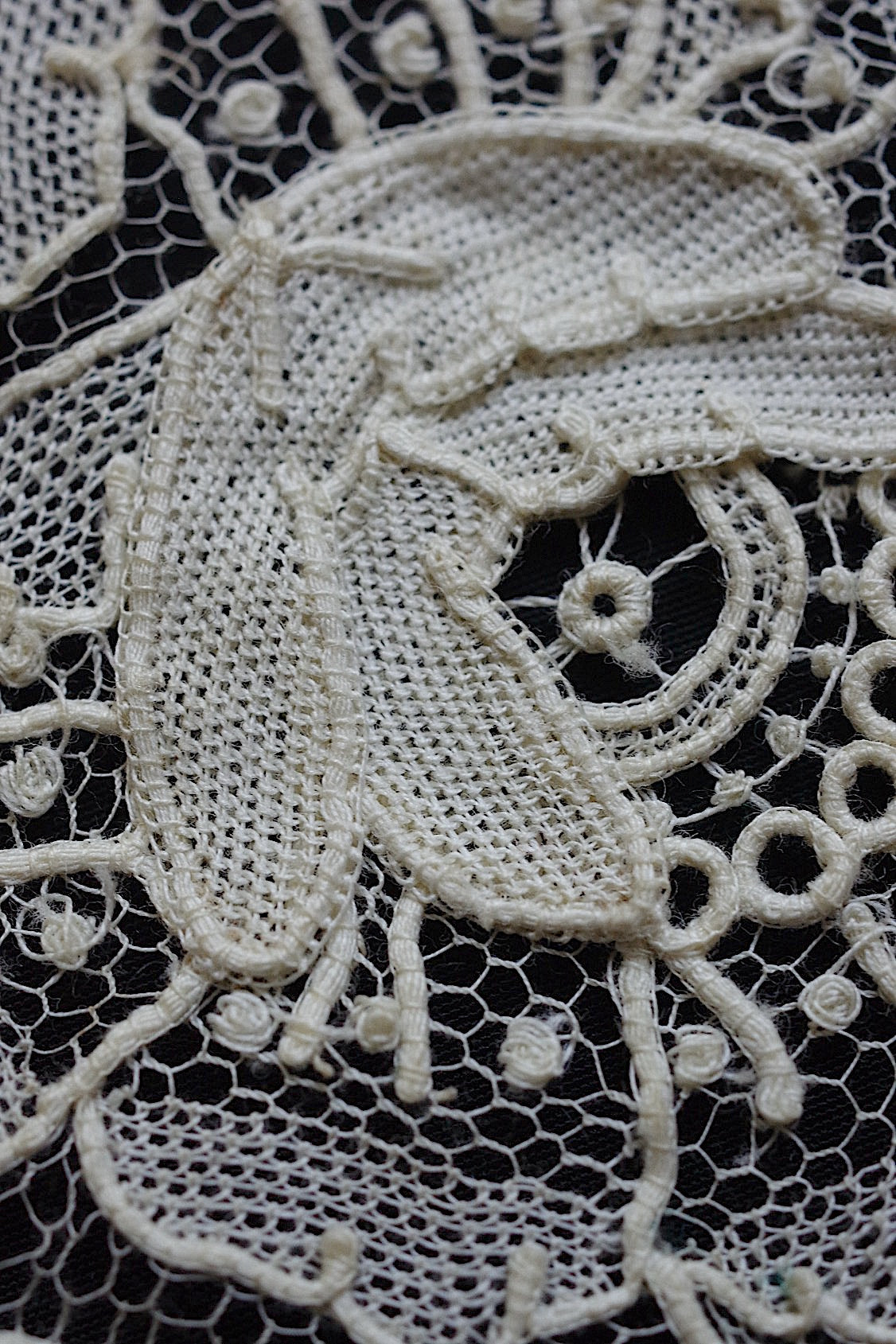 アンティークレース dentelle antique ホニトン ブリュクセルモチーフ  2 .FR a l'epoque