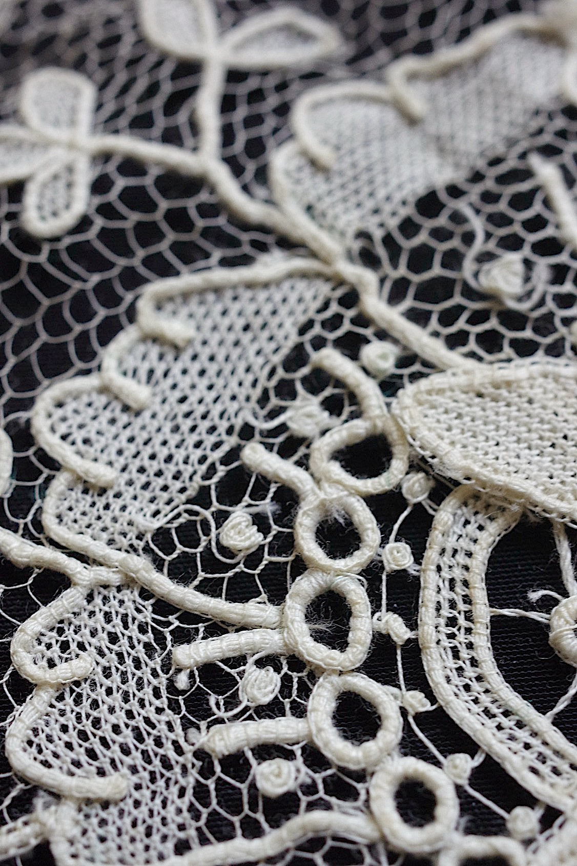 アンティークレース dentelle antique ホニトン ブリュクセルモチーフ  2 .FR a l'epoque