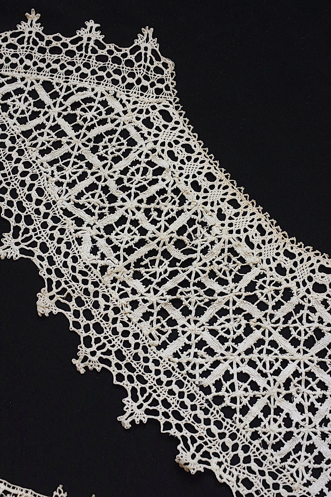 アンティークレース dentelle antique 素材用 端切れ+レティセラ襟 .FR a l'epoque