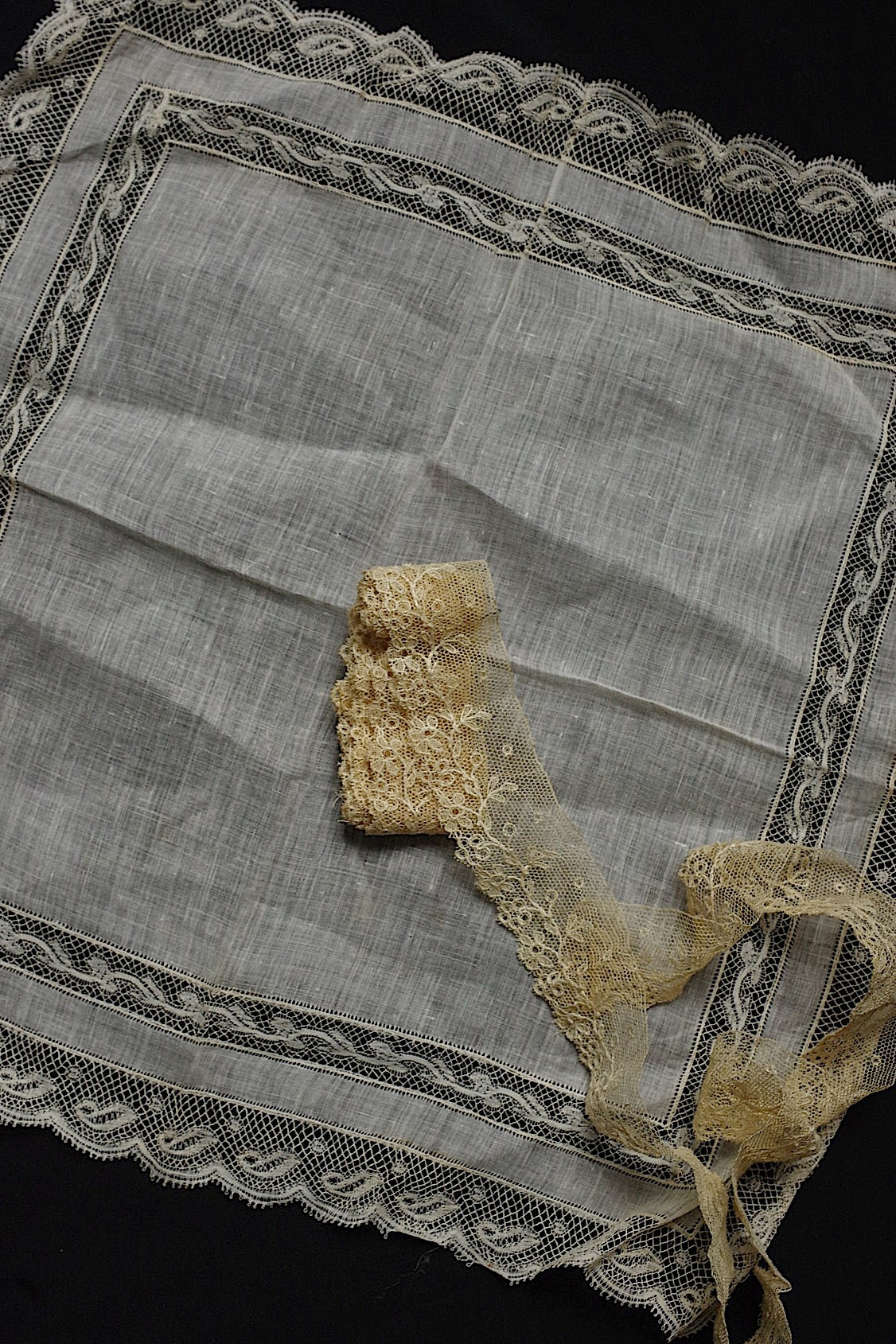 アンティークレース