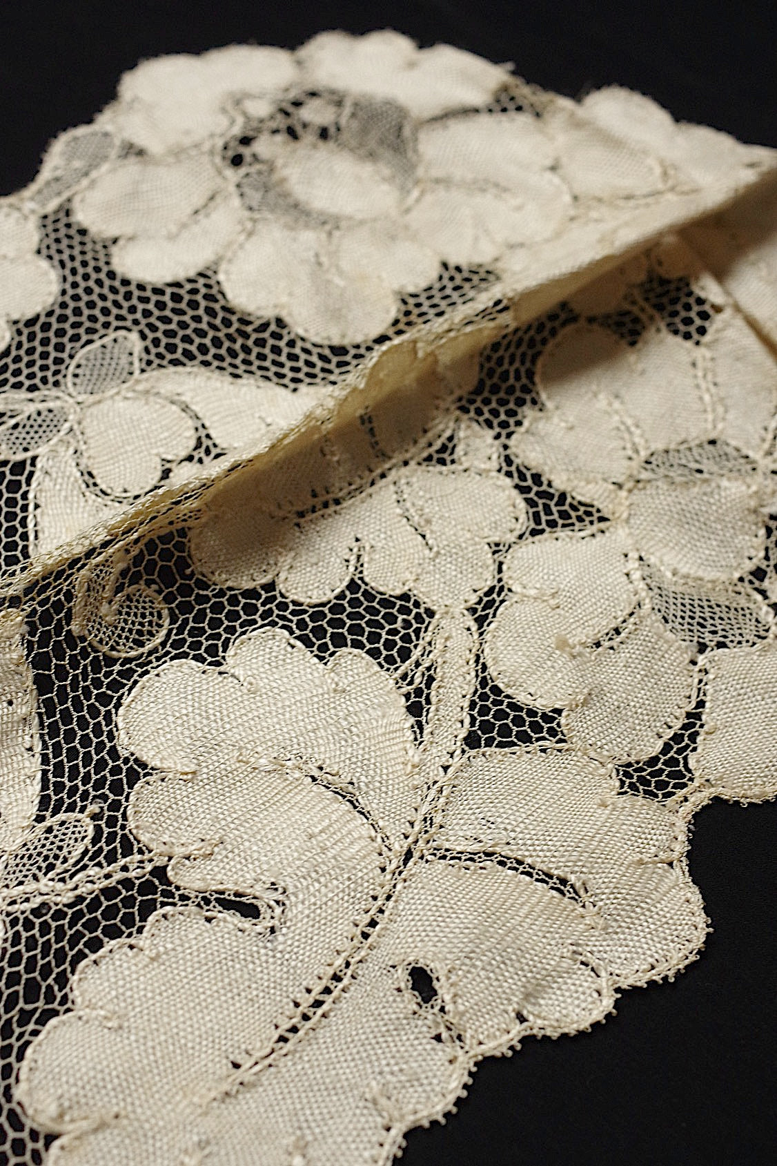 アンティークレース dentelle antique ブロンド ショール .FR a l'epoque