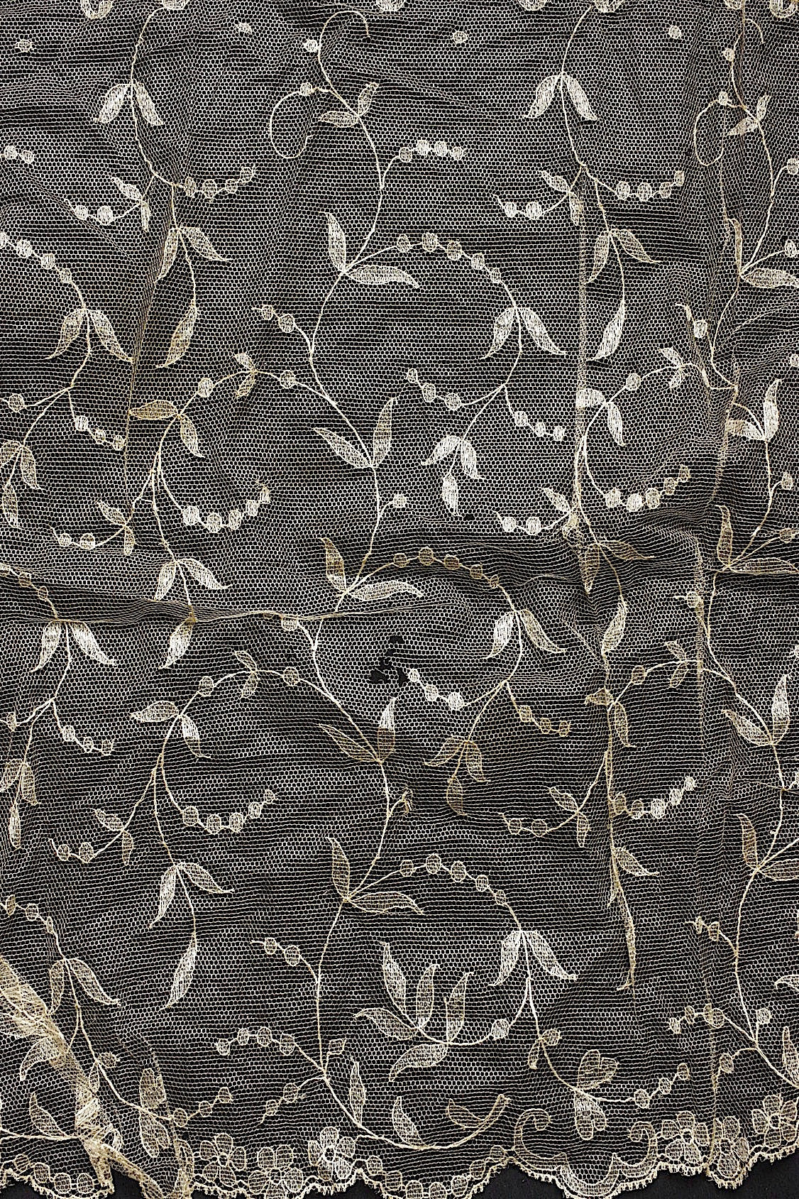 アンティークレース dentelle antique  シルクレース .FR a l'epoque