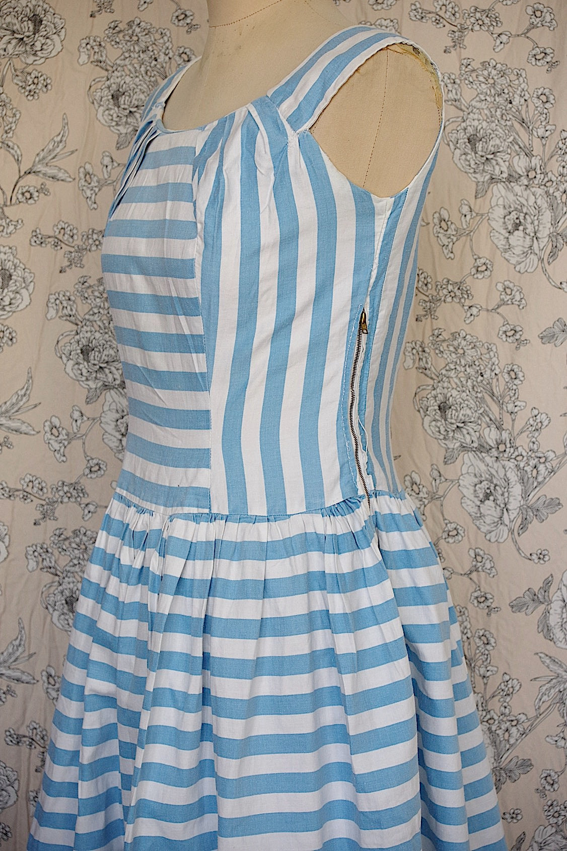 ヴィンテージ古着 vêtement vintage ヴィンテージワンピース  .FR a l'epoque