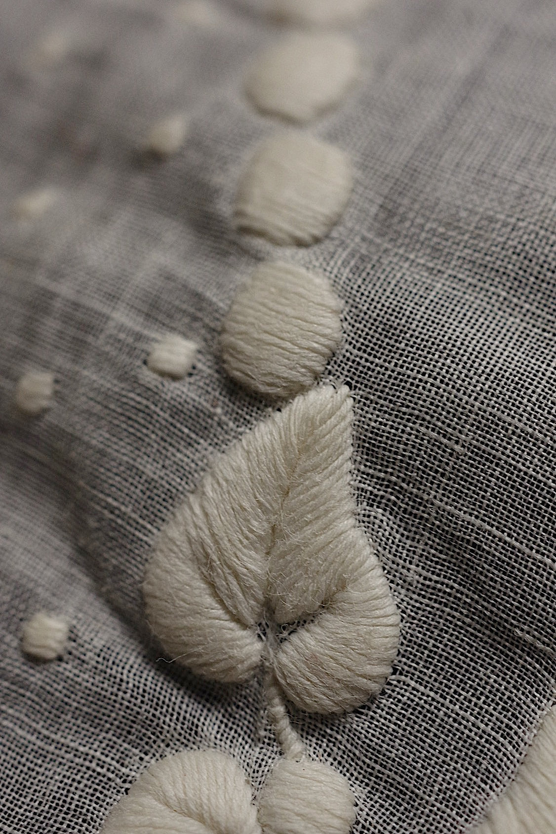 アンティーク刺繍ハンカチ antique monchoir 1 .FR a l'epoque