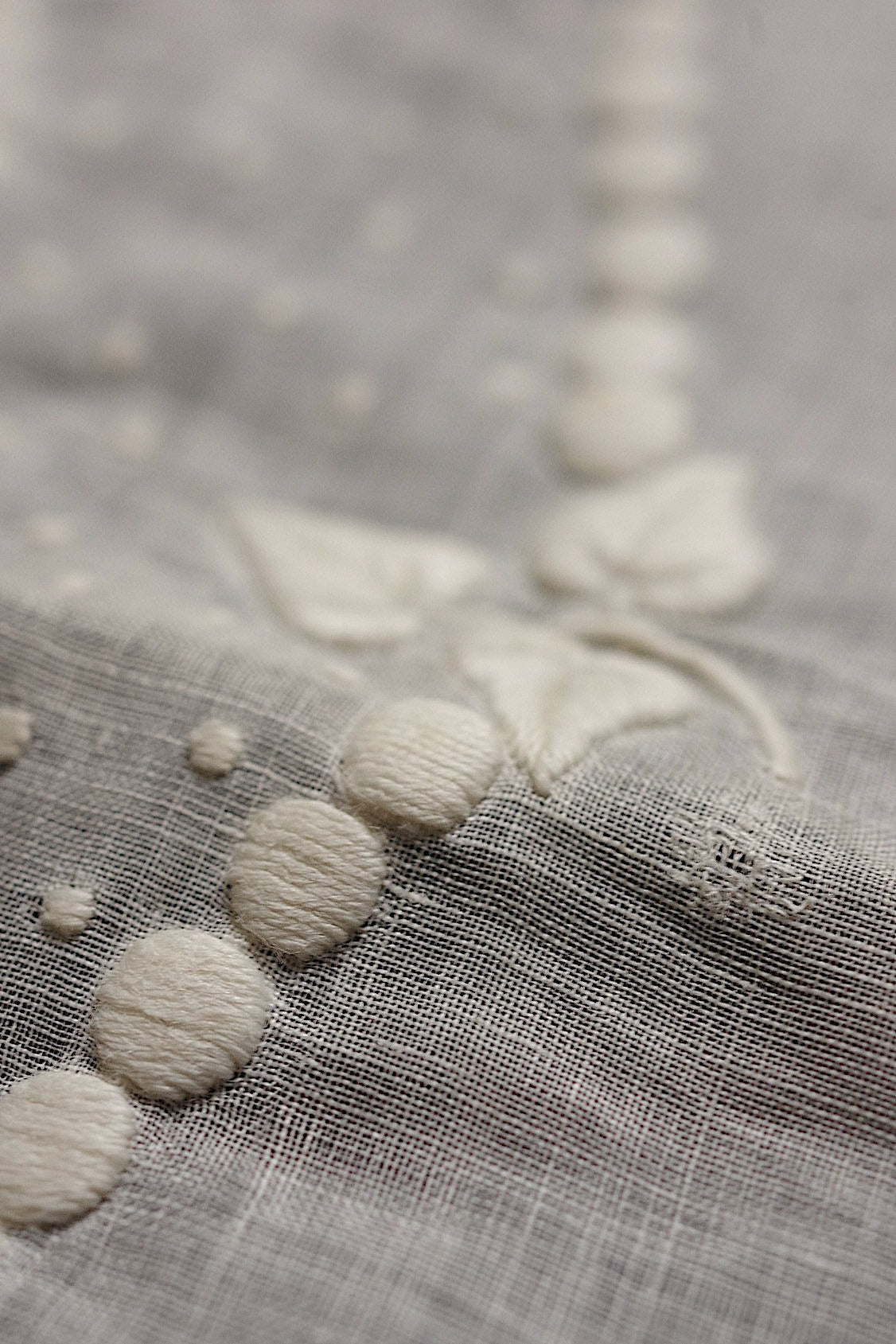 アンティーク刺繍ハンカチ antique monchoir 1 .FR a l'epoque