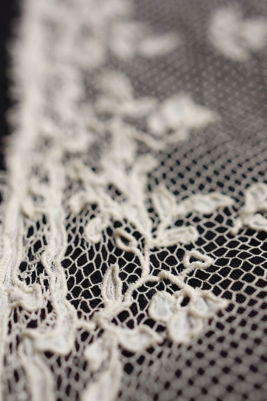 アンティーク刺繍ハンカチ antique monchoir 4 .FR a l'epoque