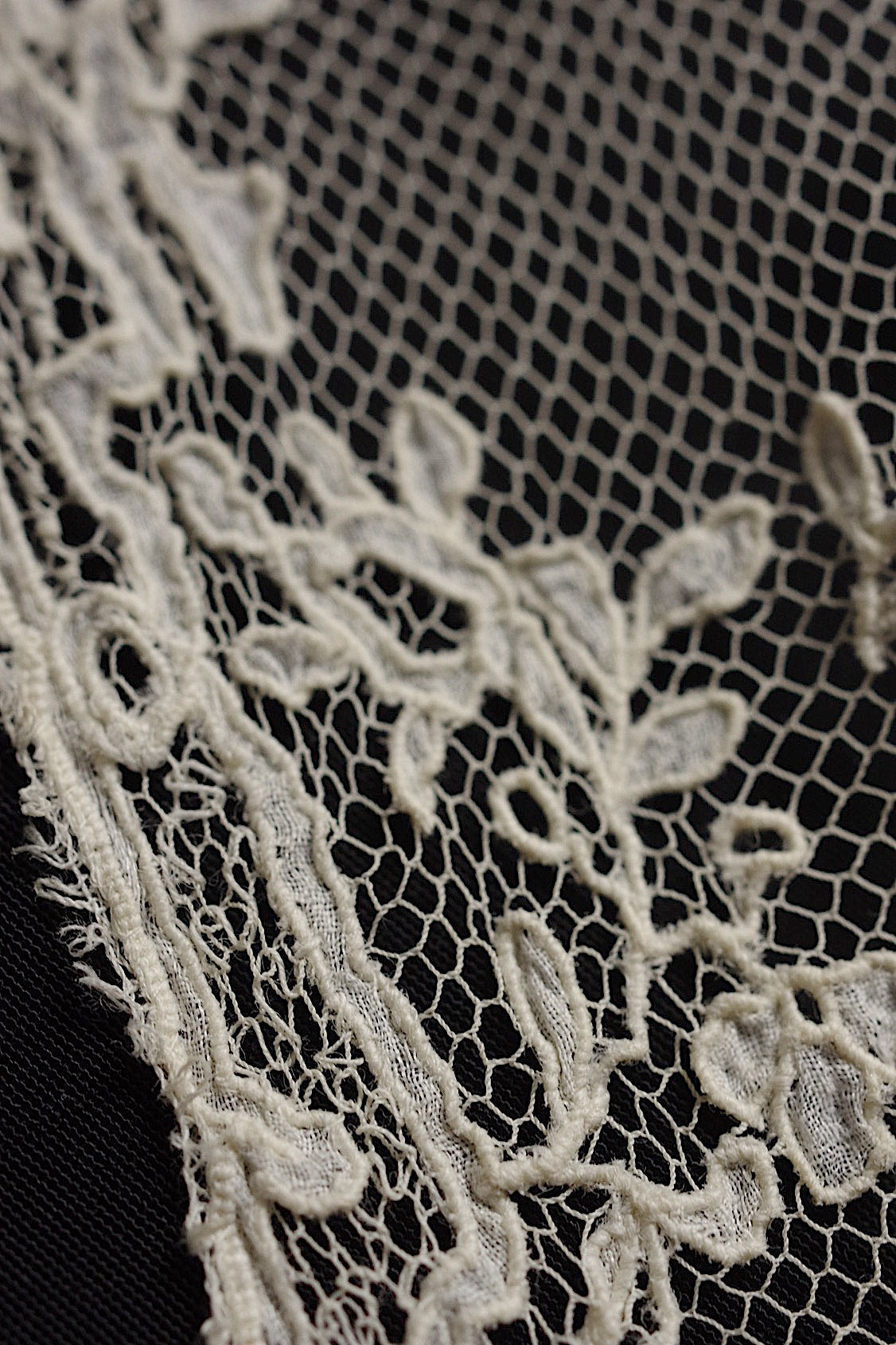 アンティーク刺繍ハンカチ antique monchoir 4 .FR a l'epoque