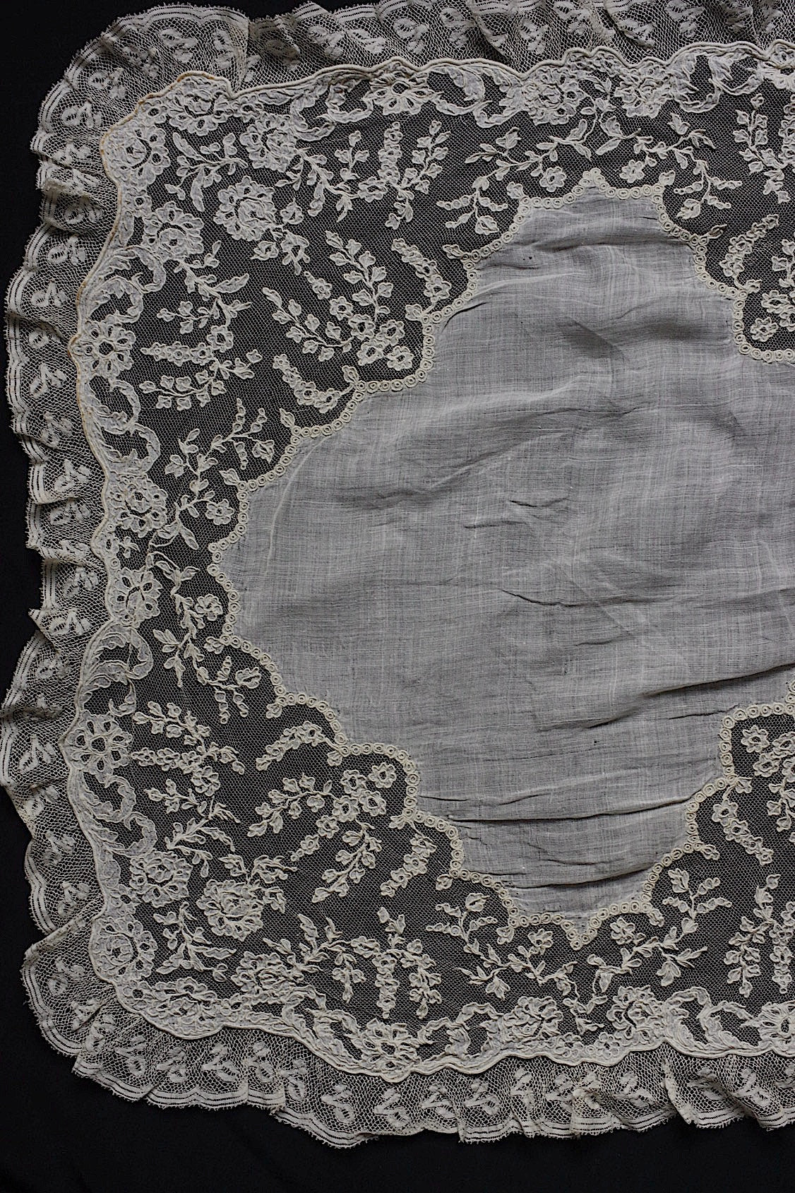 アンティーク刺繍ハンカチ antique monchoir 5 .FR a l'epoque