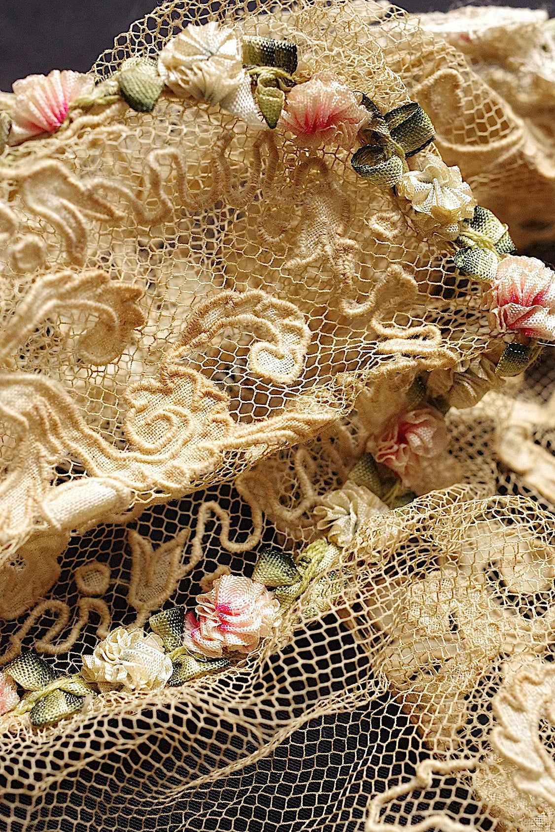 アンティークレースボネ dentelle antique bonnet .FR a l'epoque