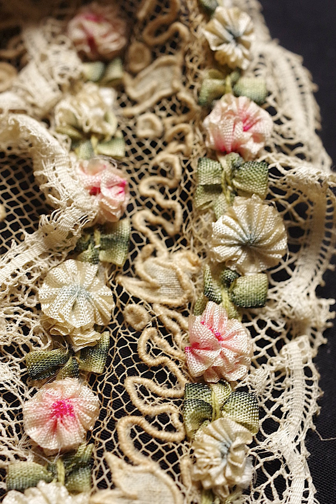 アンティークレースボネ dentelle antique bonnet .FR a l'epoque