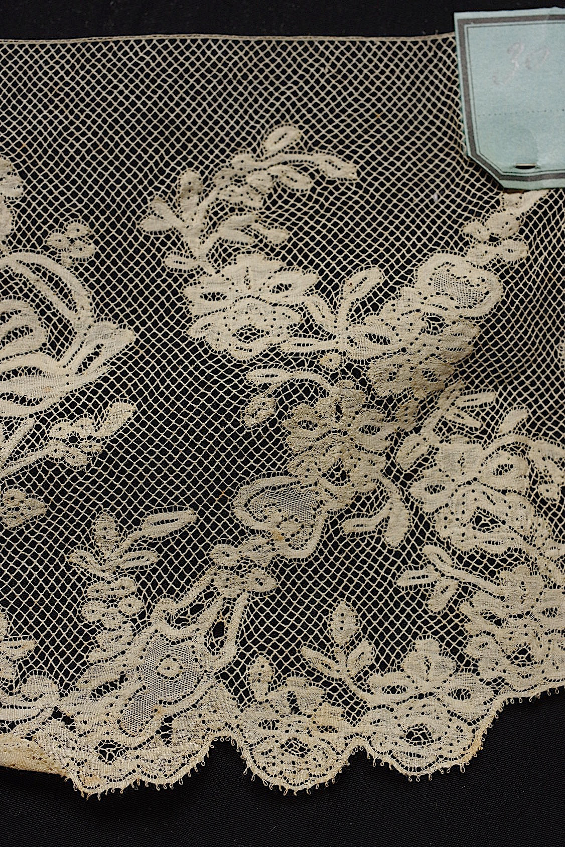 アンティークレース dentelle antique 483cm 63cm .FR a l'epoque